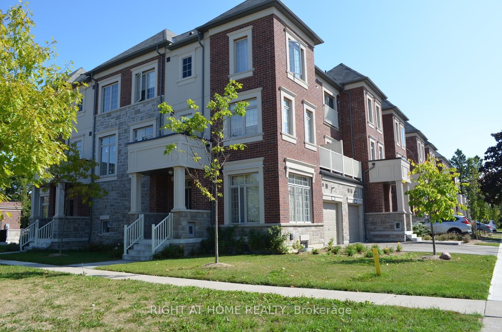 Photo 2 of 933 Finley Avenue, Ajax, South West — HOMEH