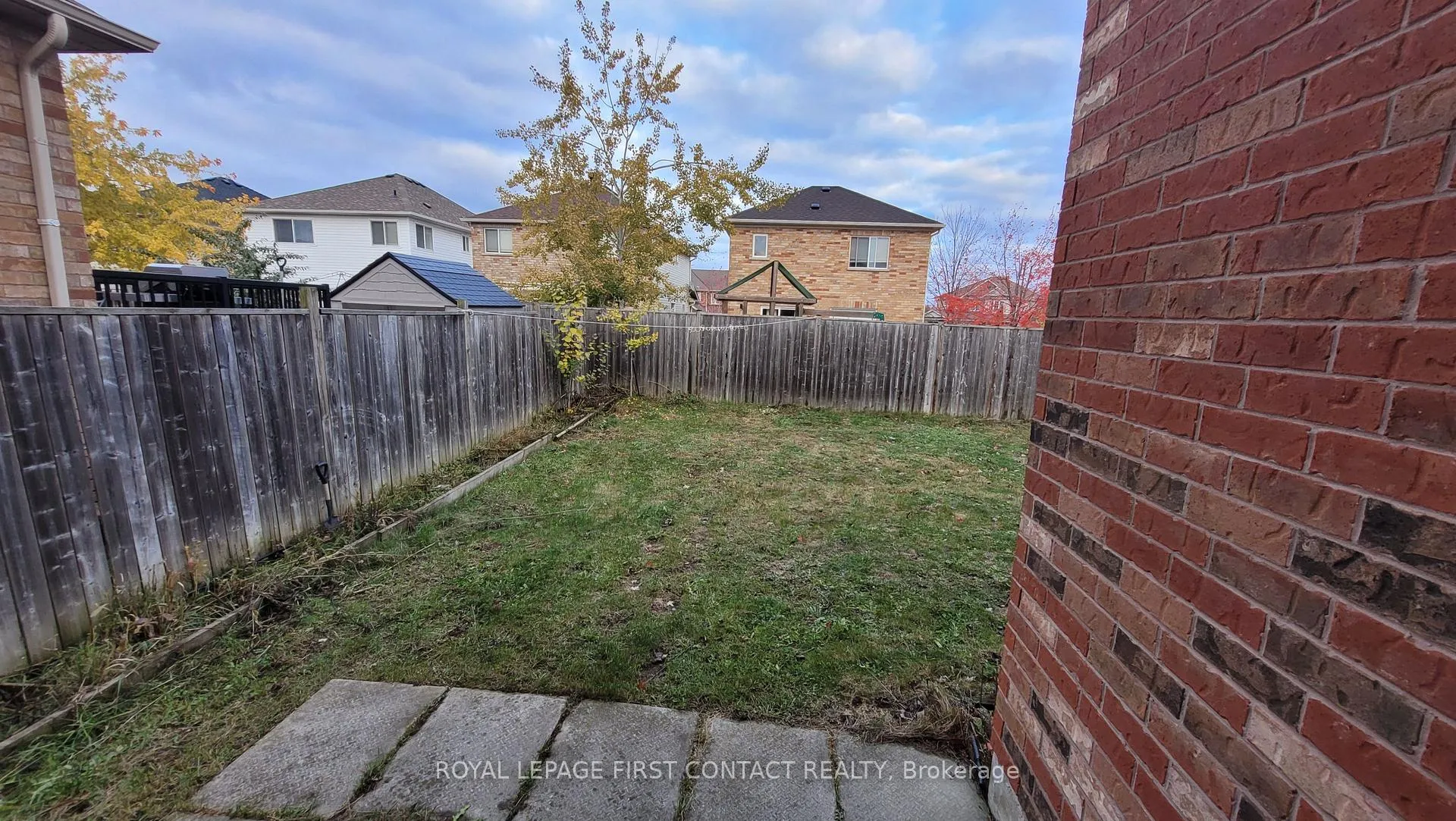 Photo 2 of Unit UPPER, 58 Lake Crescent, Barrie, Holly — HOMEH