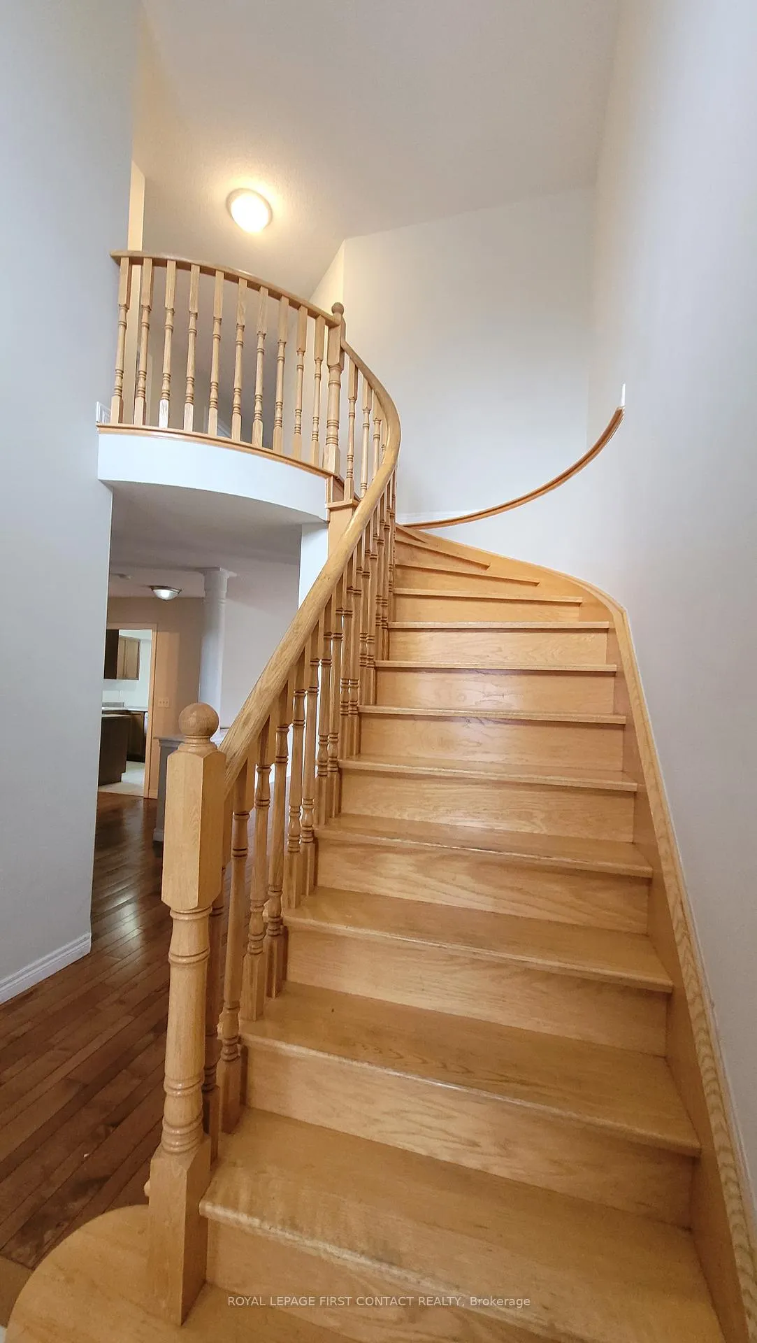 Photo 3 of Unit UPPER, 58 Lake Crescent, Barrie, Holly — HOMEH