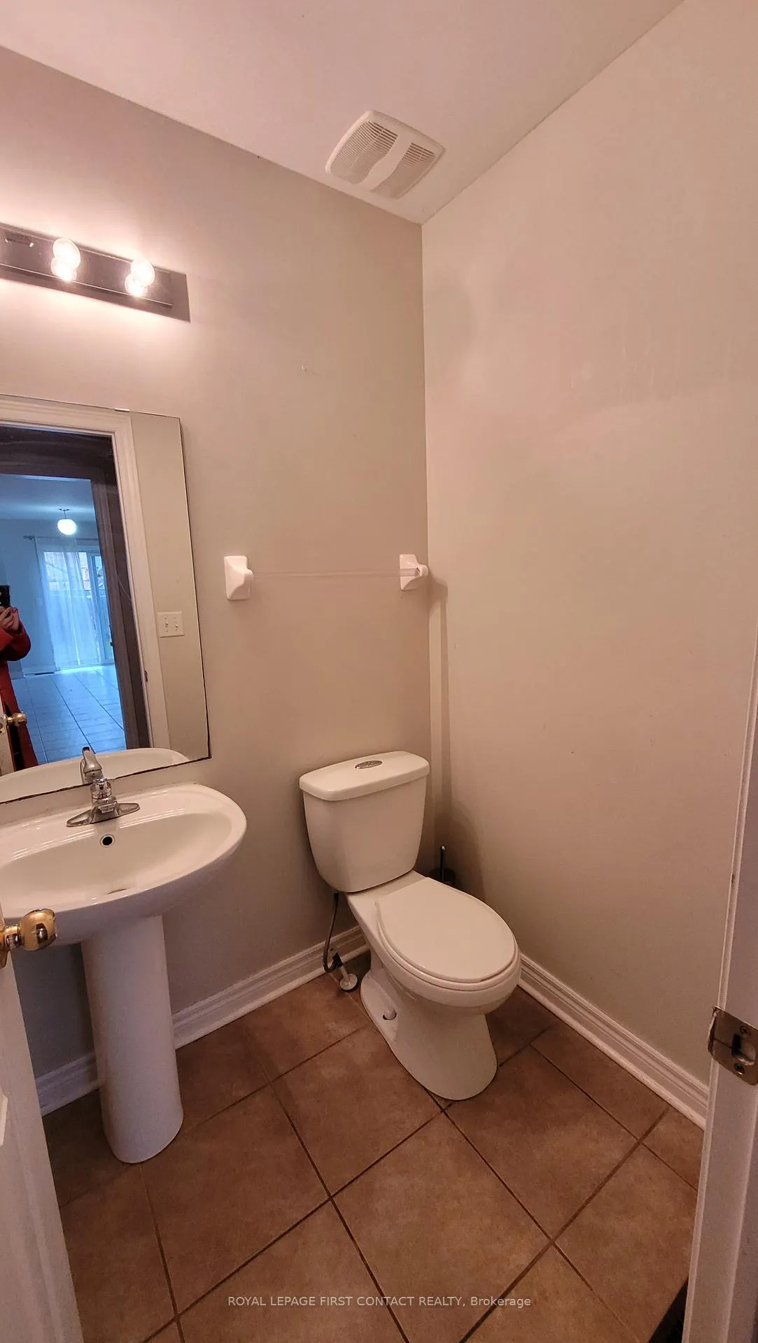 Photo 4 of Unit UPPER, 58 Lake Crescent, Barrie, Holly — HOMEH
