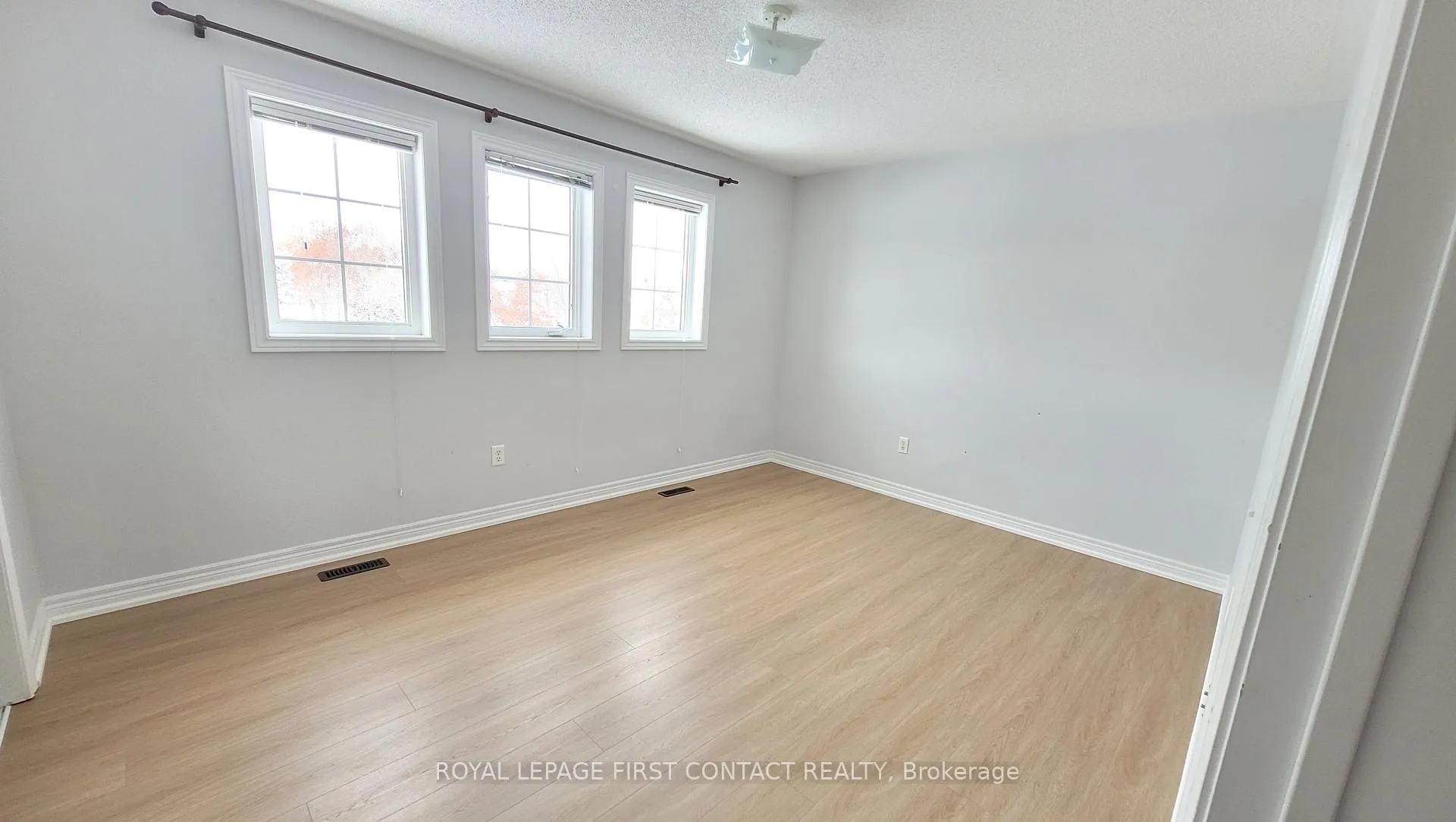 Photo 13 of Unit UPPER, 58 Lake Crescent, Barrie, Holly — HOMEH