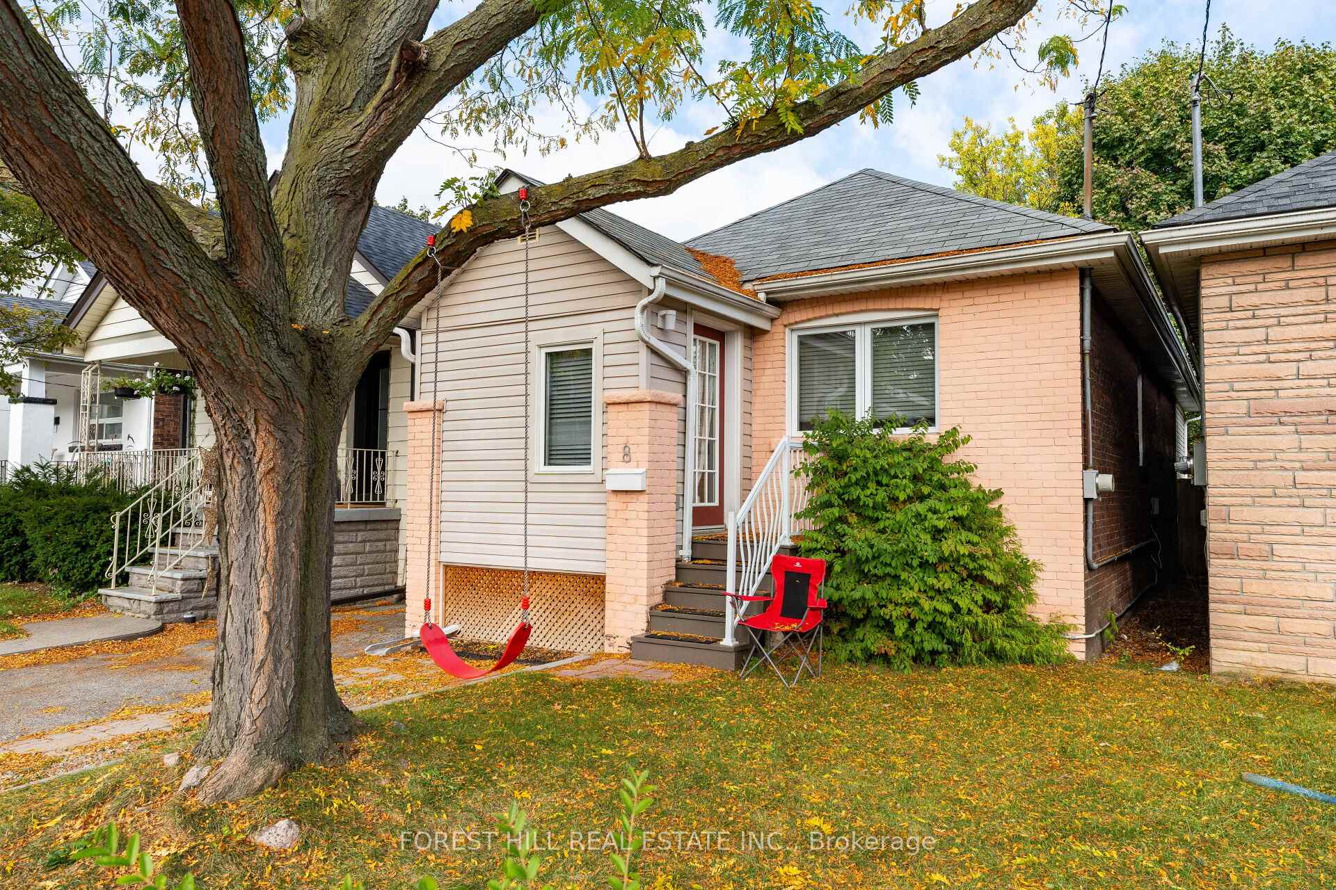 Front of Unit Bsmt, 8 Newmarket Avenue