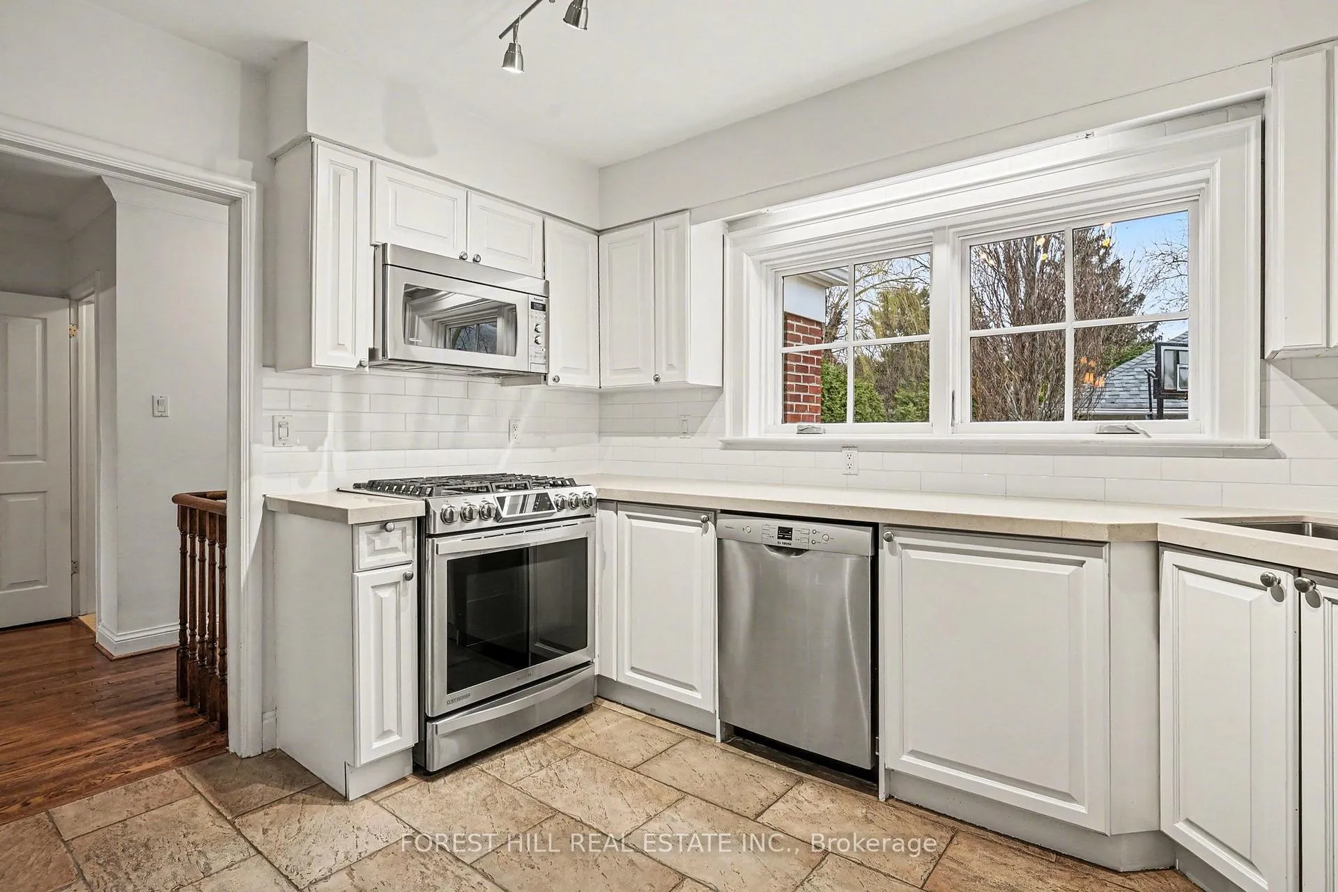 Photo 13 of 289 Glengrove Avenue, Toronto, Lawrence Park South — HOMEH