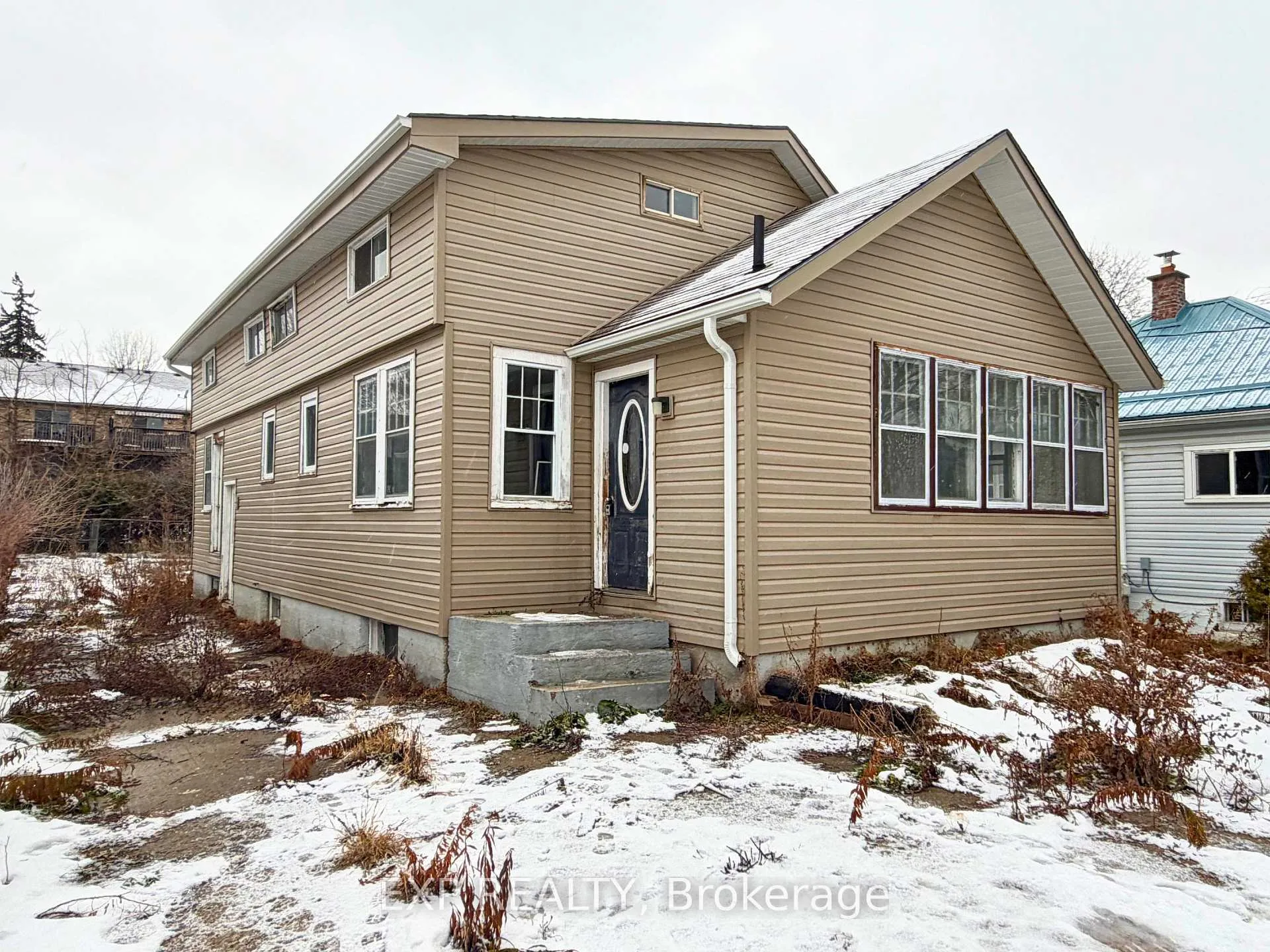 Photo 1 of 16 Nelson Street, Norfolk, Simcoe — HOMEH