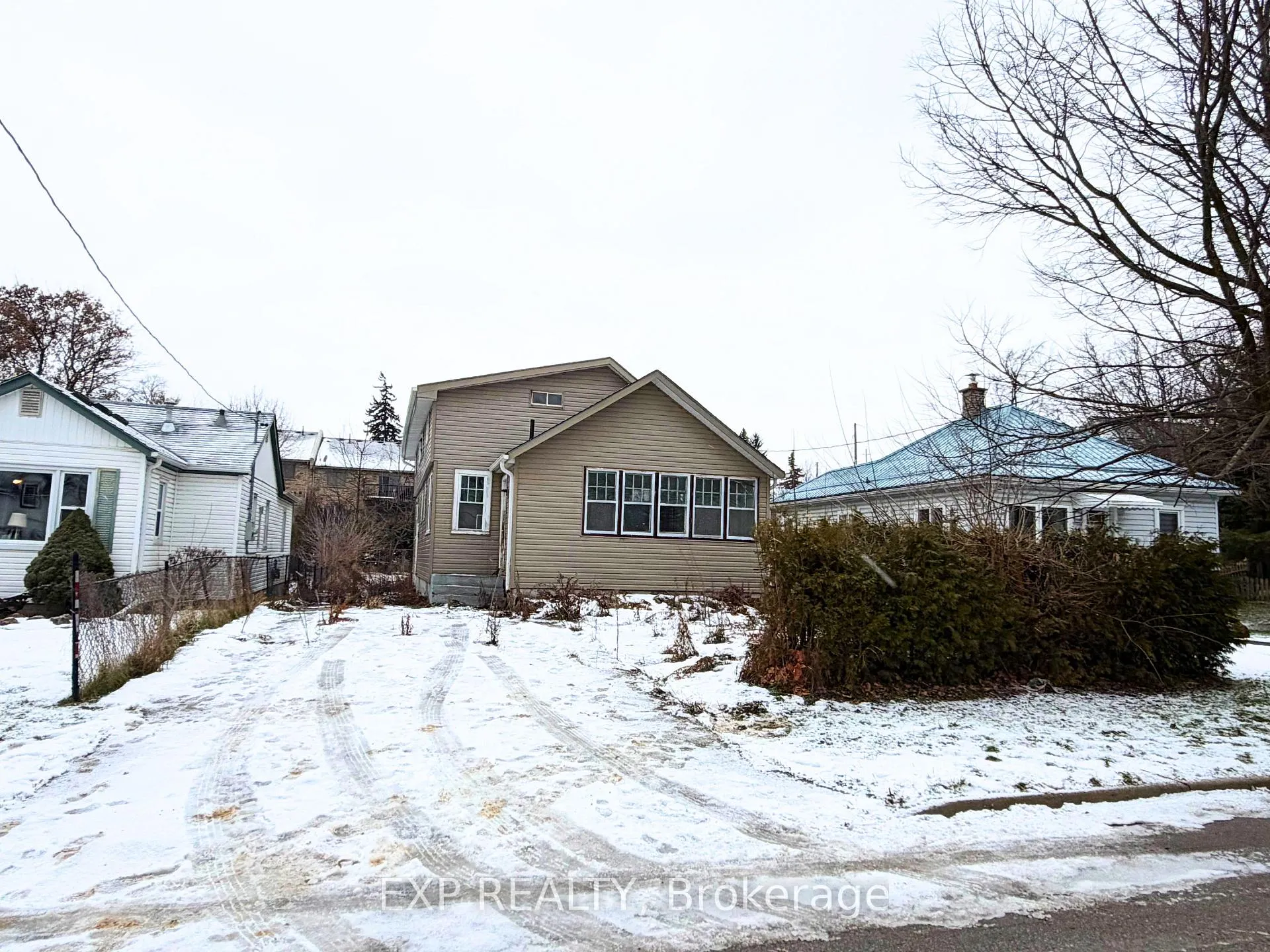Photo 8 of 16 Nelson Street, Norfolk, Simcoe — HOMEH