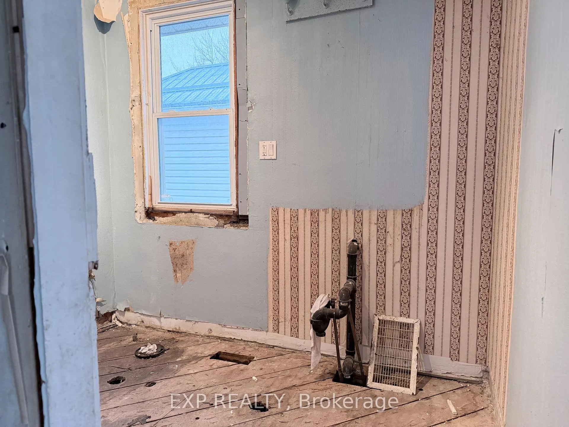 Photo 11 of 16 Nelson Street, Norfolk, Simcoe — HOMEH