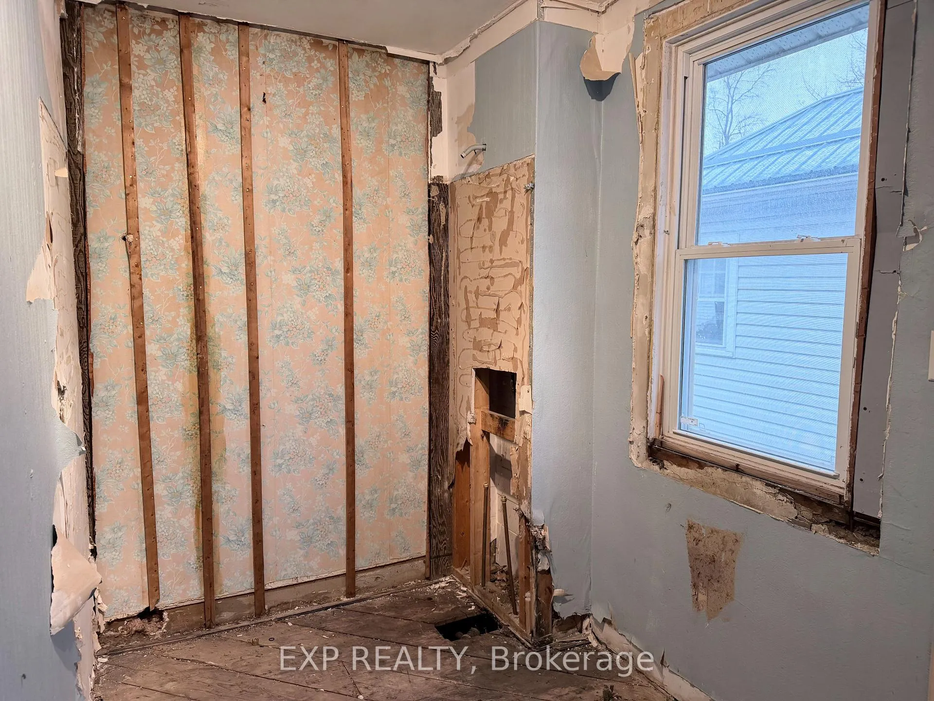 Photo 12 of 16 Nelson Street, Norfolk, Simcoe — HOMEH