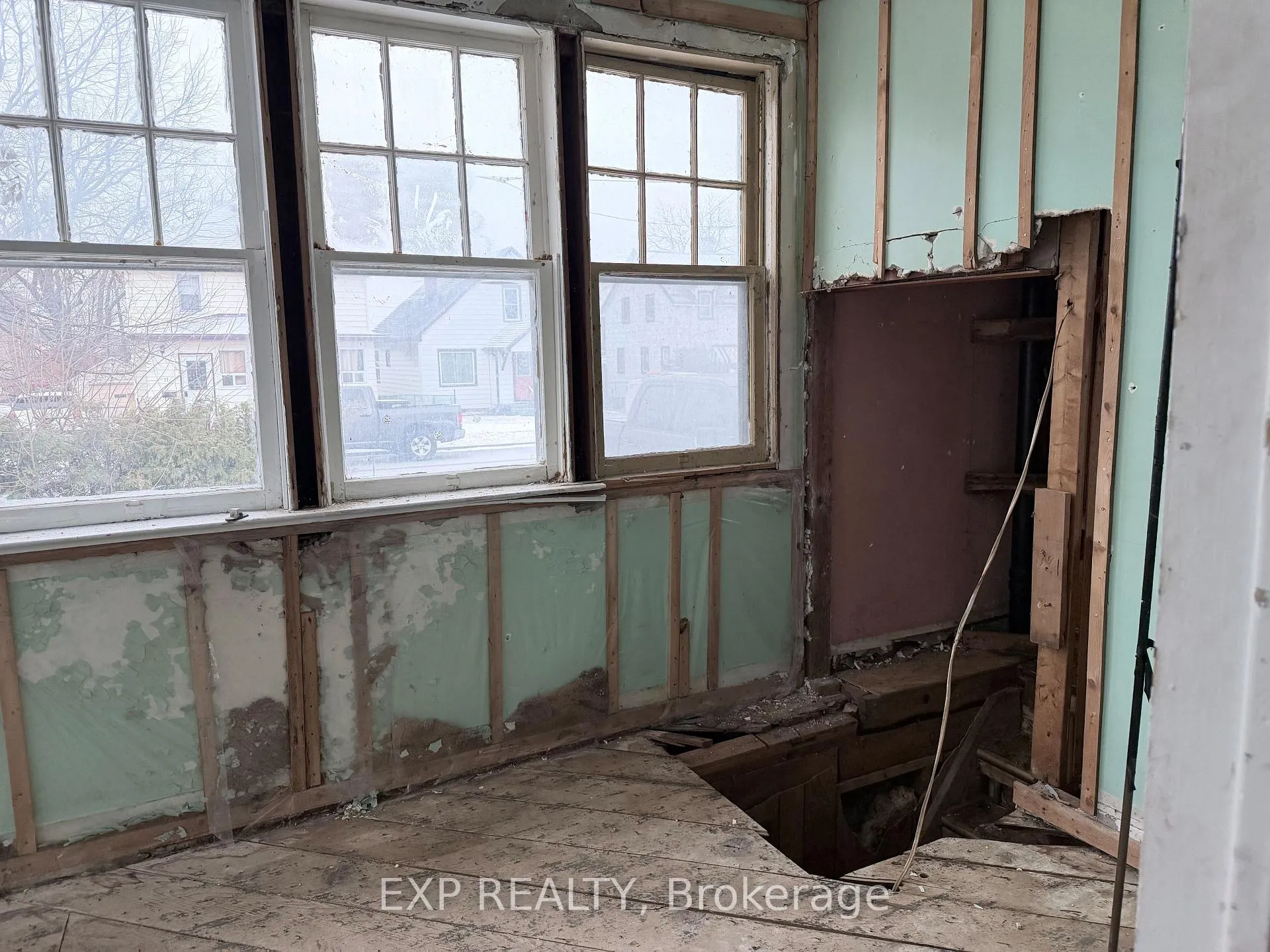 Photo 14 of 16 Nelson Street, Norfolk, Simcoe — HOMEH