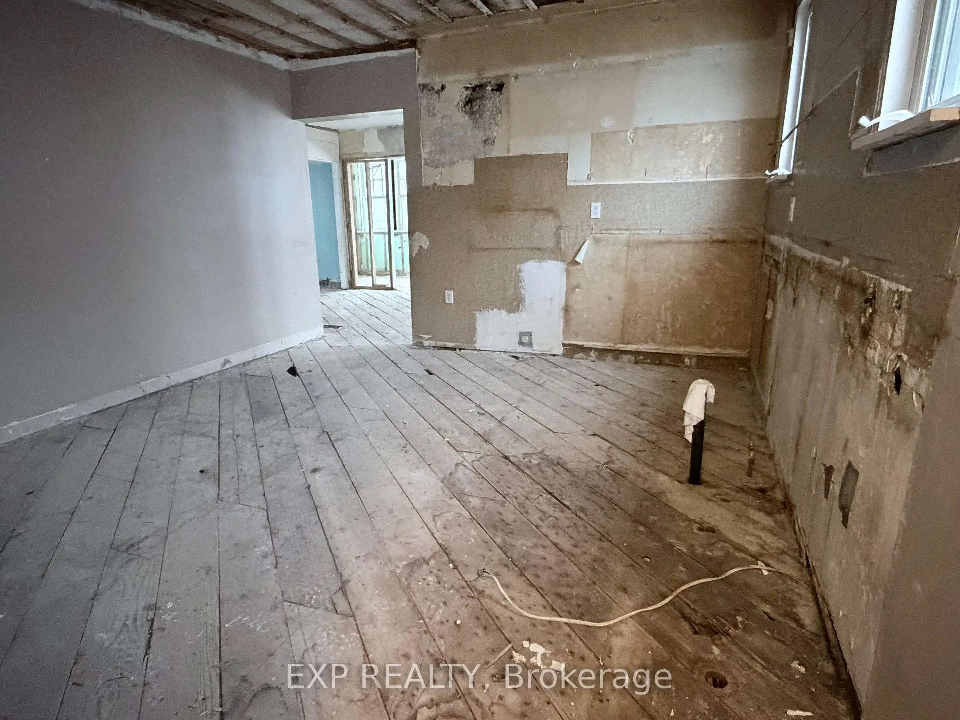 Photo 15 of 16 Nelson Street, Norfolk, Simcoe — HOMEH