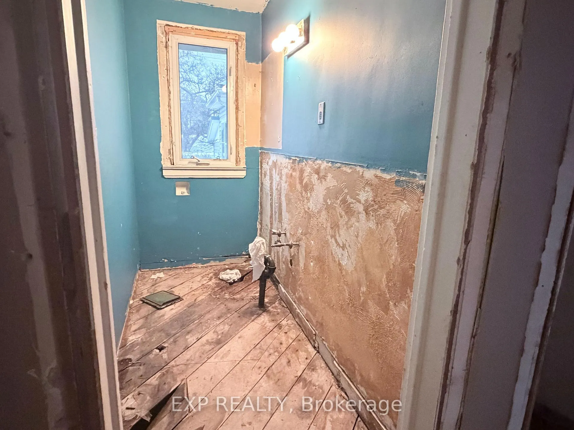 Photo 18 of 16 Nelson Street, Norfolk, Simcoe — HOMEH
