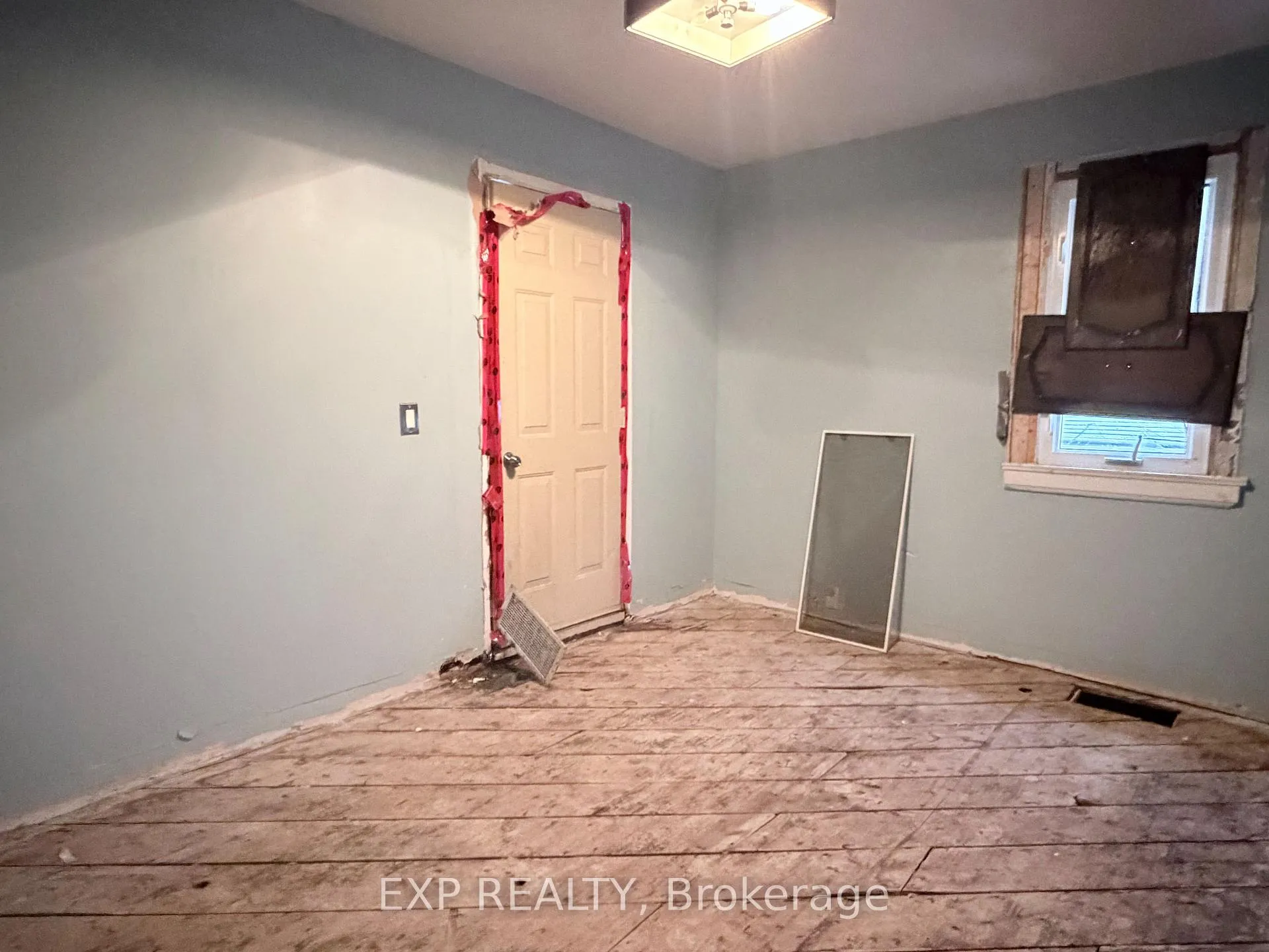 Photo 19 of 16 Nelson Street, Norfolk, Simcoe — HOMEH