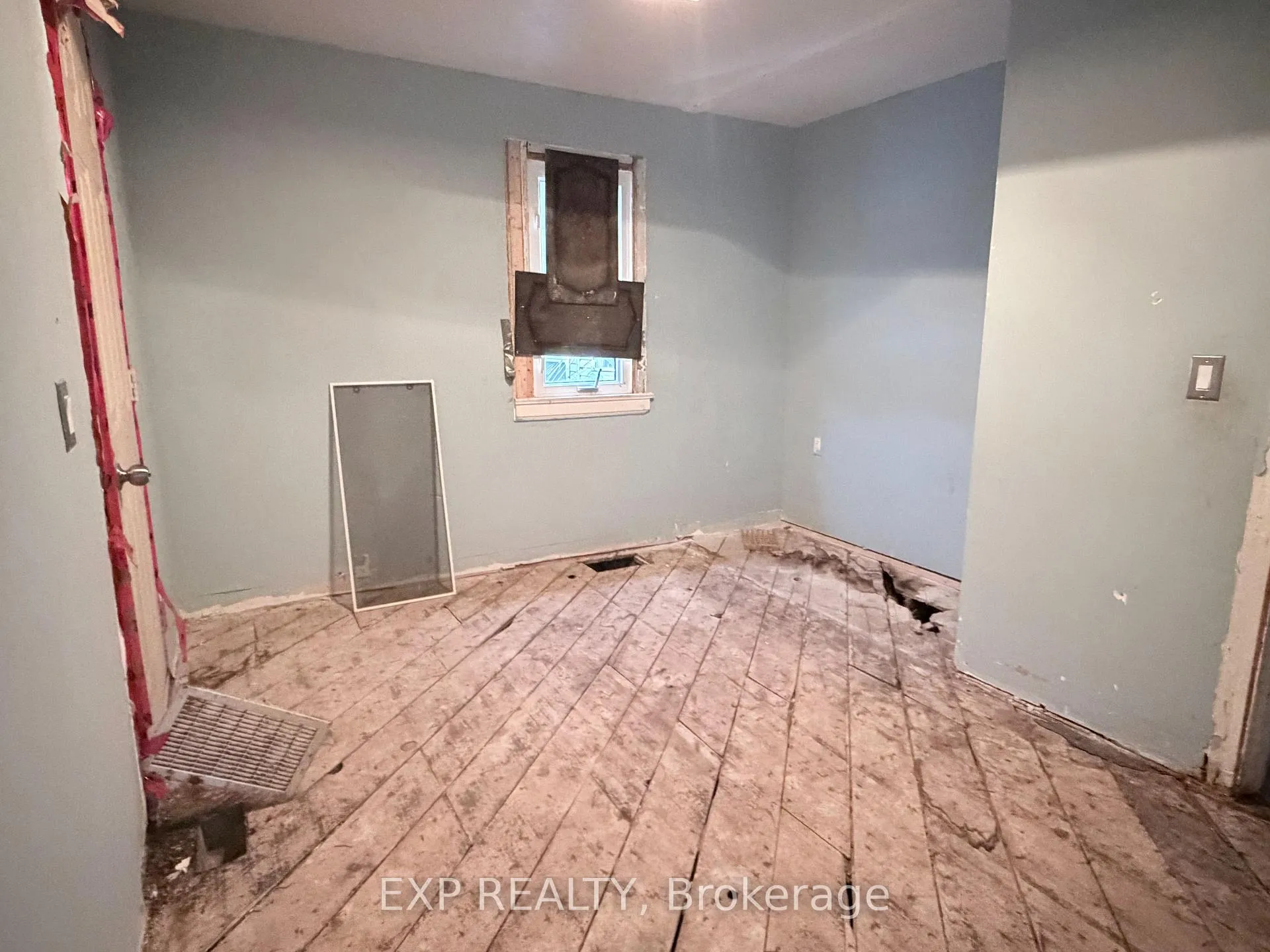 Photo 20 of 16 Nelson Street, Norfolk, Simcoe — HOMEH
