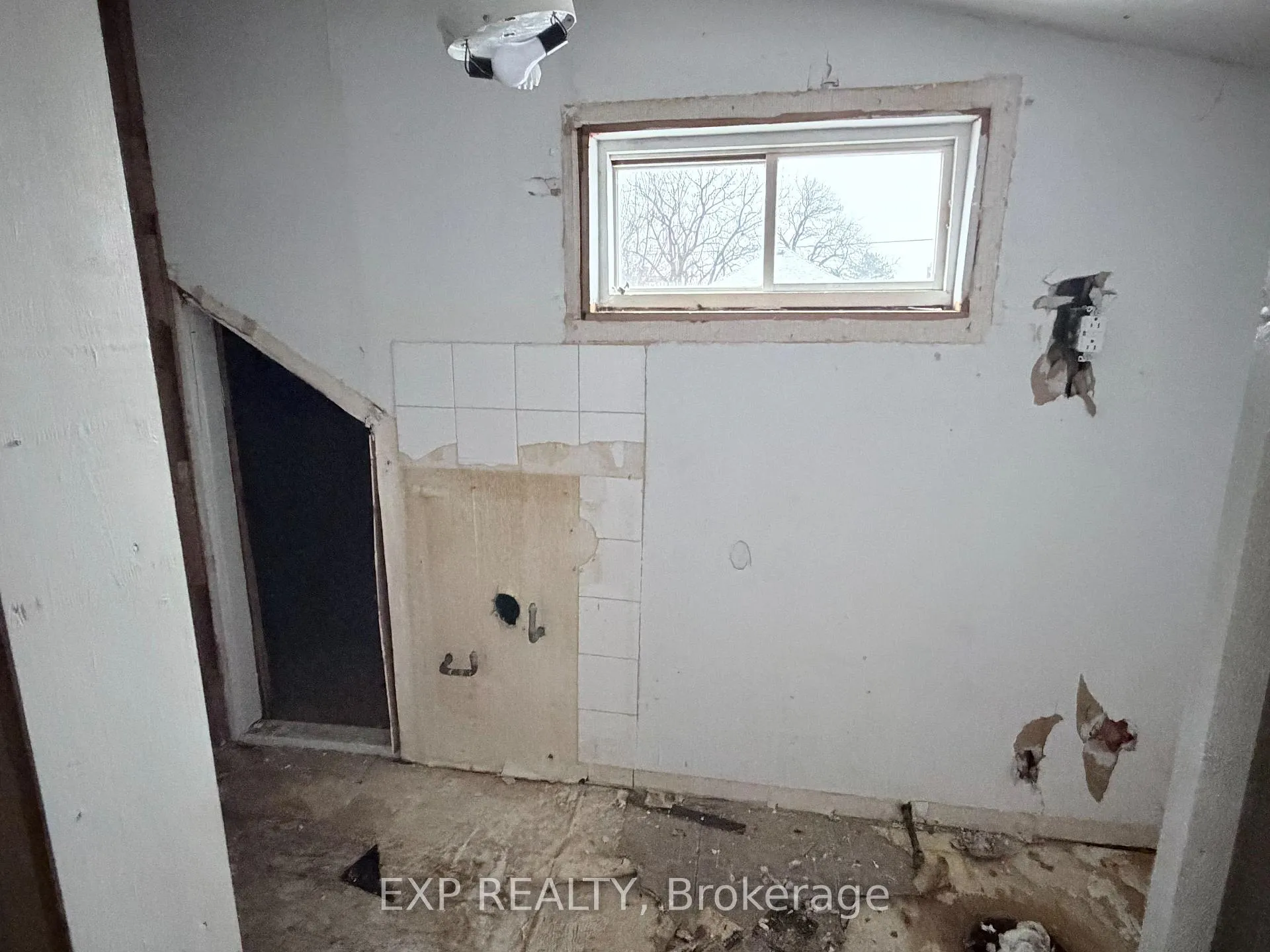Photo 23 of 16 Nelson Street, Norfolk, Simcoe — HOMEH