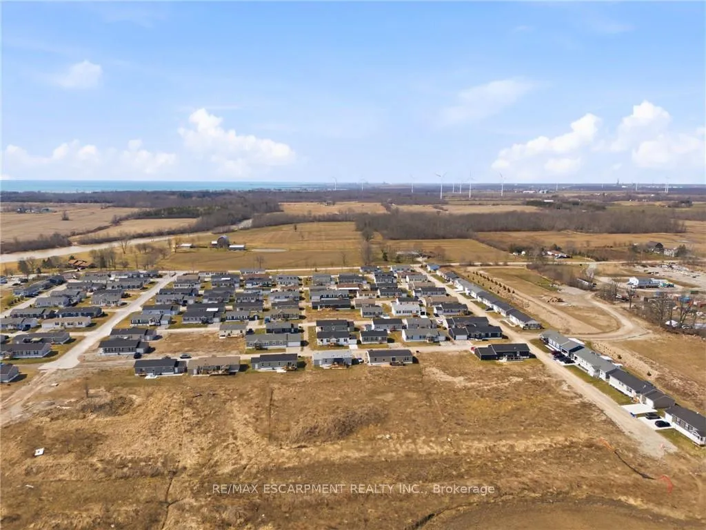 Photo 8 of 20 Hickory Hollow, Haldimand, Nanticoke — HOMEH