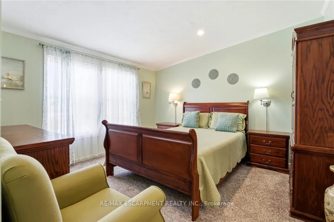 Photo 24 of 20 Hickory Hollow, Haldimand, Nanticoke — HOMEH