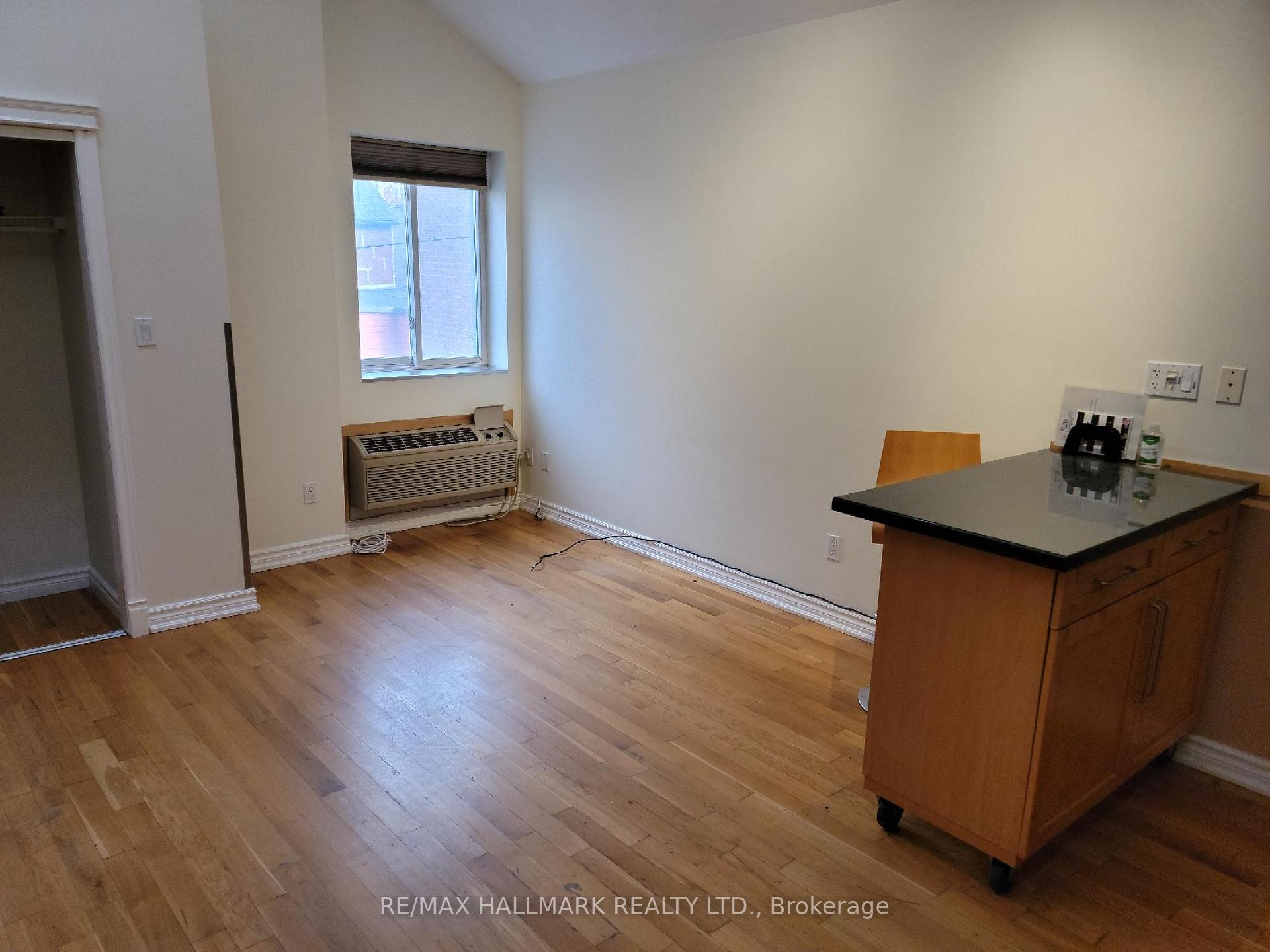 Photo 5 of Unit 2B, 8 St. Joseph Street, Toronto, Bay Street Corridor — HOMEH