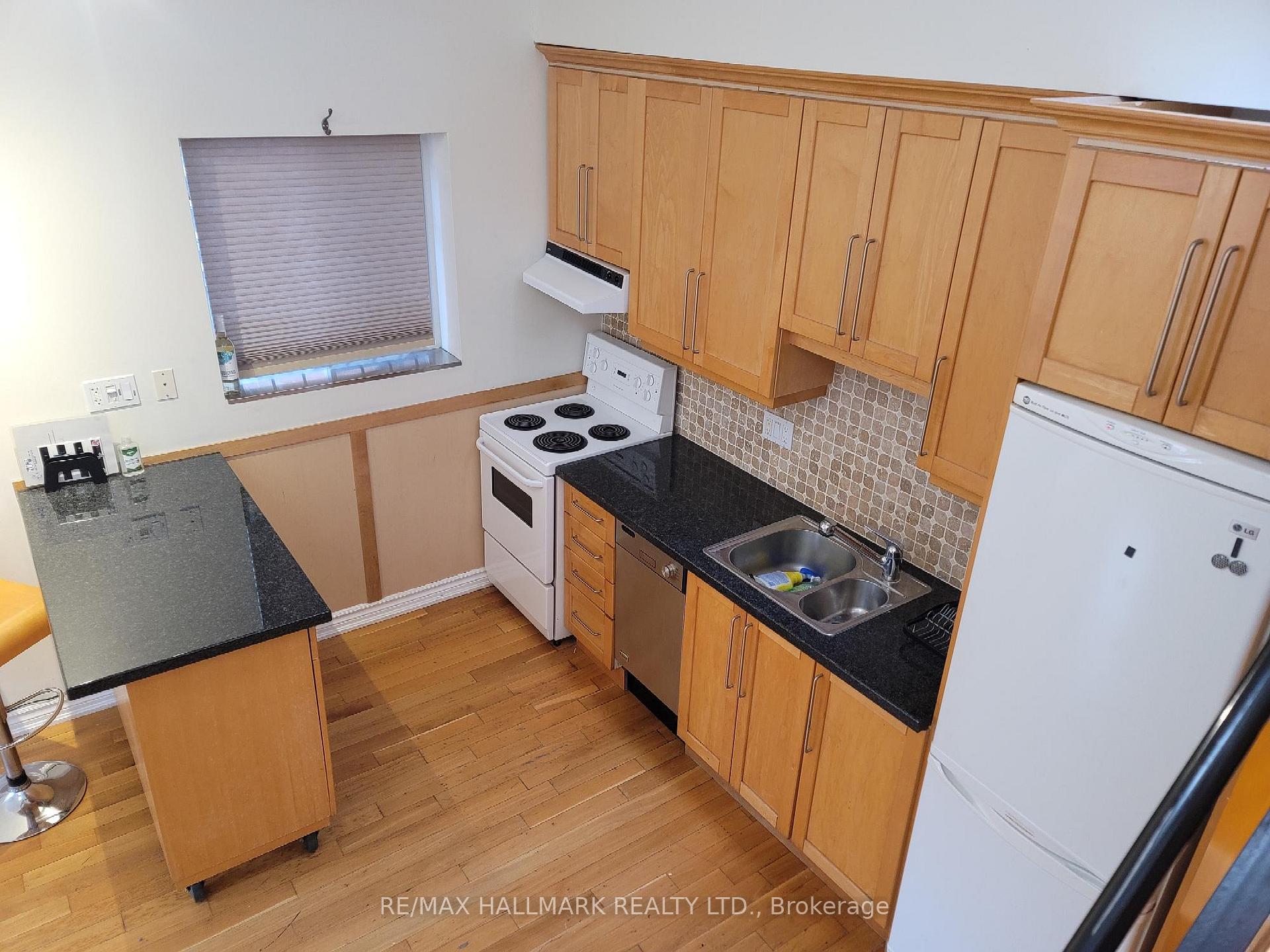 Photo 6 of Unit 2B, 8 St. Joseph Street, Toronto, Bay Street Corridor — HOMEH