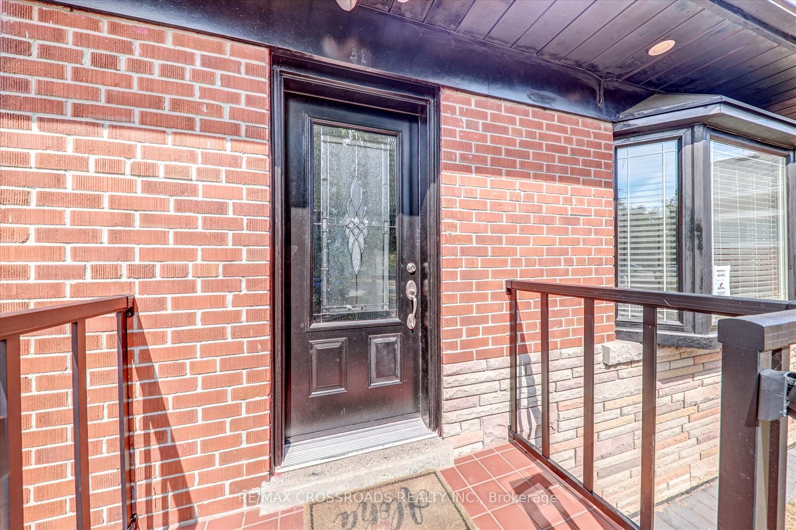 Photo 5 of 31 Benlight Crescent, Scarborough, Woburn — HOMEH