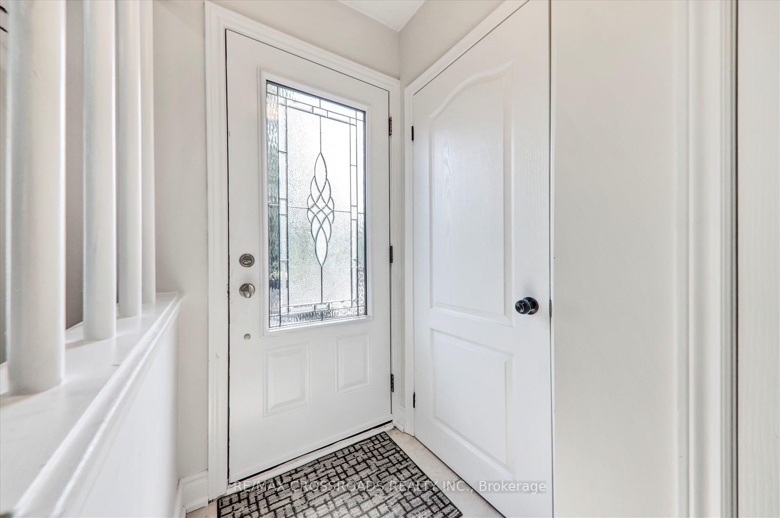 Photo 6 of 31 Benlight Crescent, Scarborough, Woburn — HOMEH