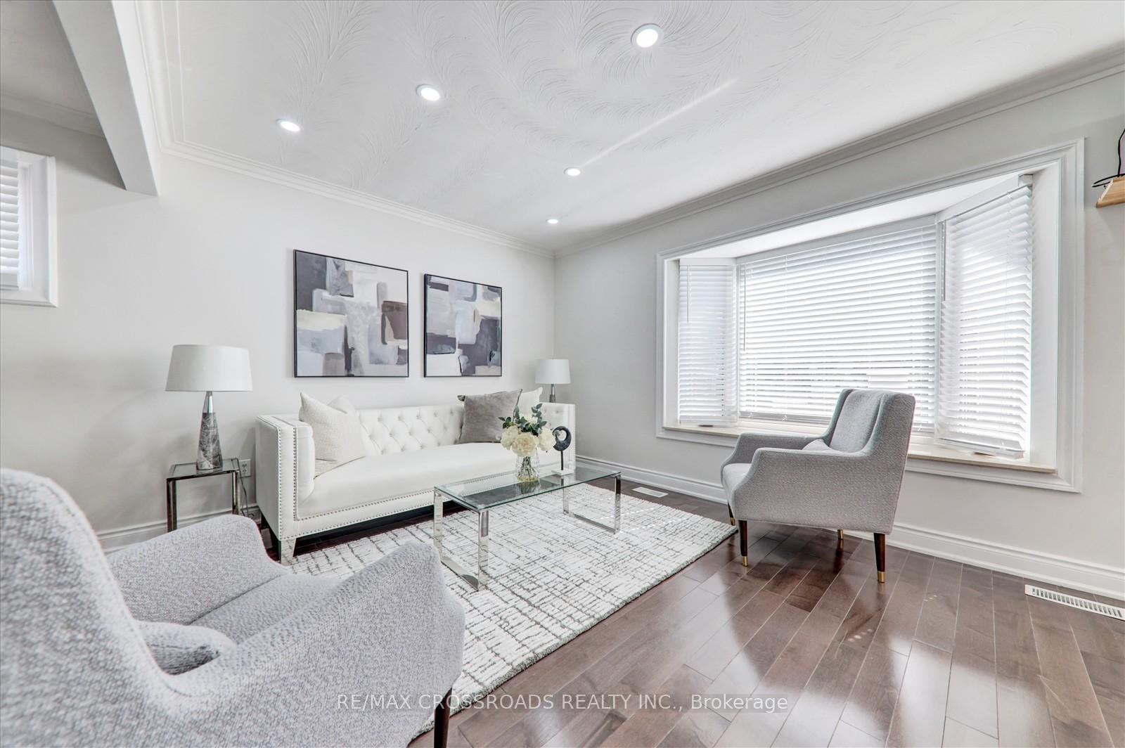 Photo 8 of 31 Benlight Crescent, Scarborough, Woburn — HOMEH