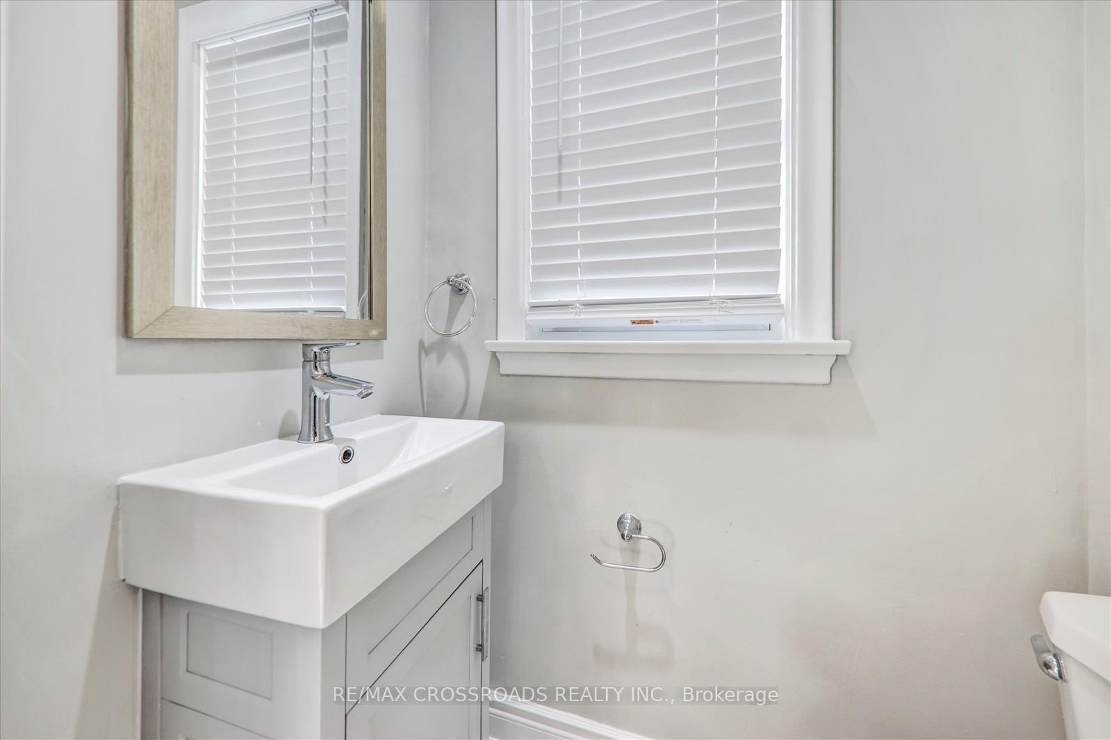 Photo 15 of 31 Benlight Crescent, Scarborough, Woburn — HOMEH