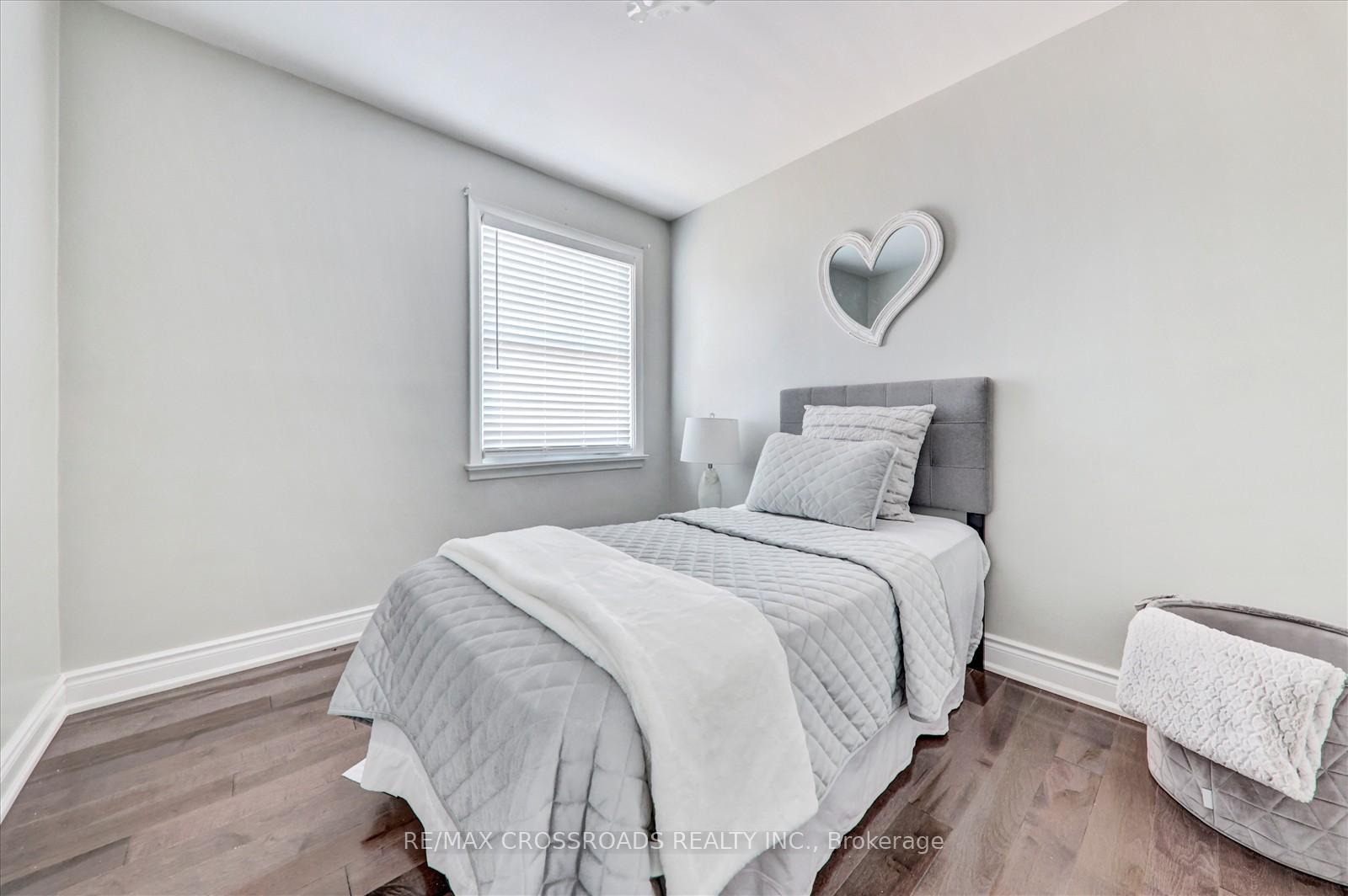 Photo 16 of 31 Benlight Crescent, Scarborough, Woburn — HOMEH
