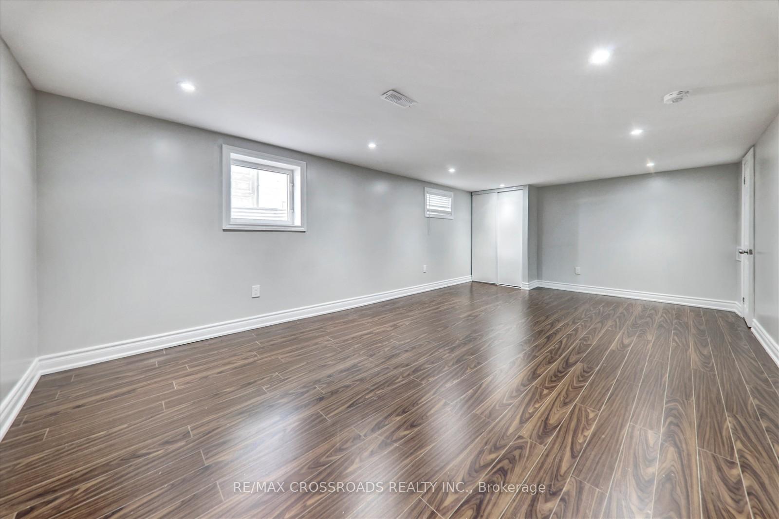 Photo 25 of 31 Benlight Crescent, Scarborough, Woburn — HOMEH