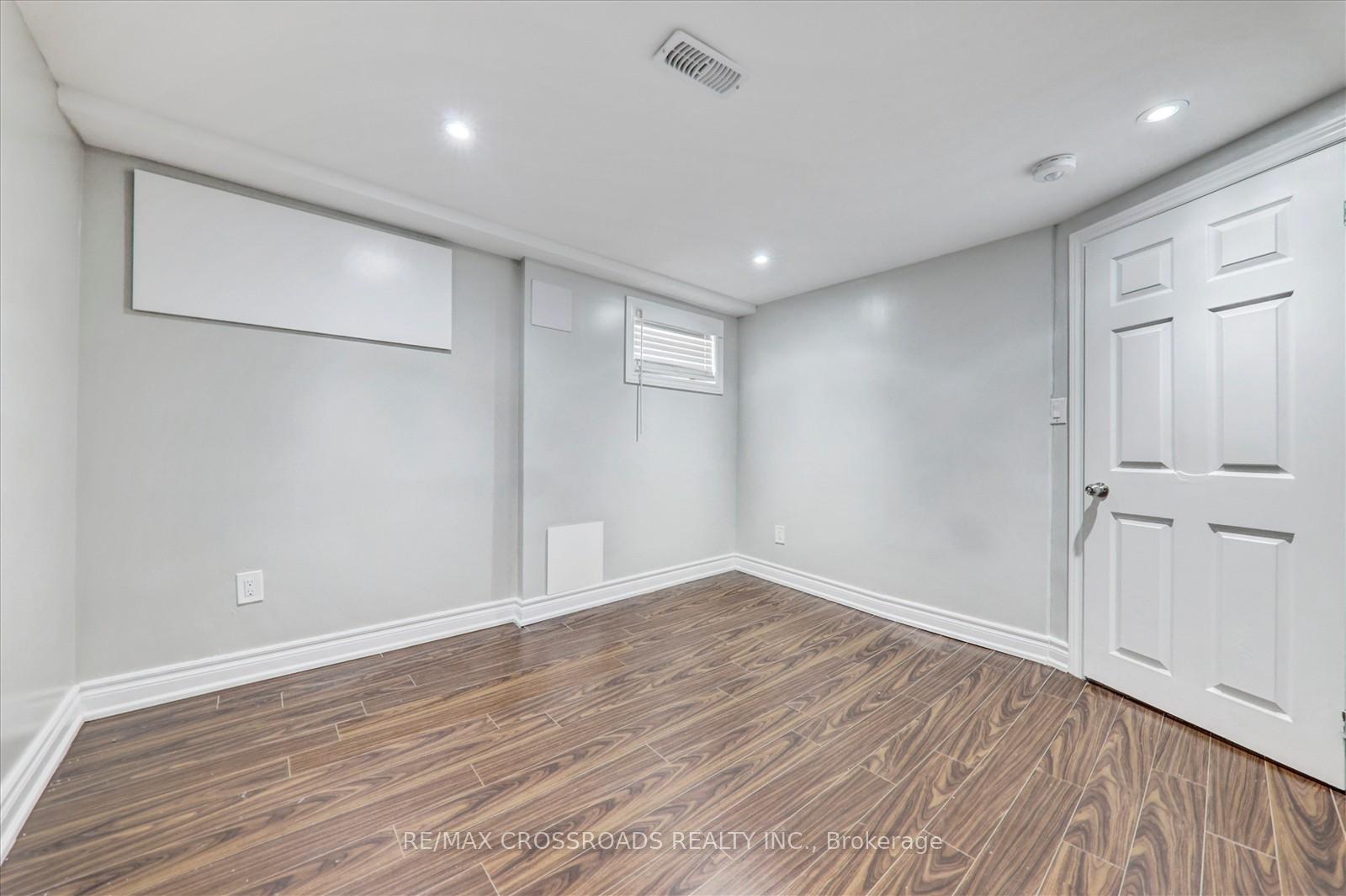 Photo 35 of 31 Benlight Crescent, Scarborough, Woburn — HOMEH