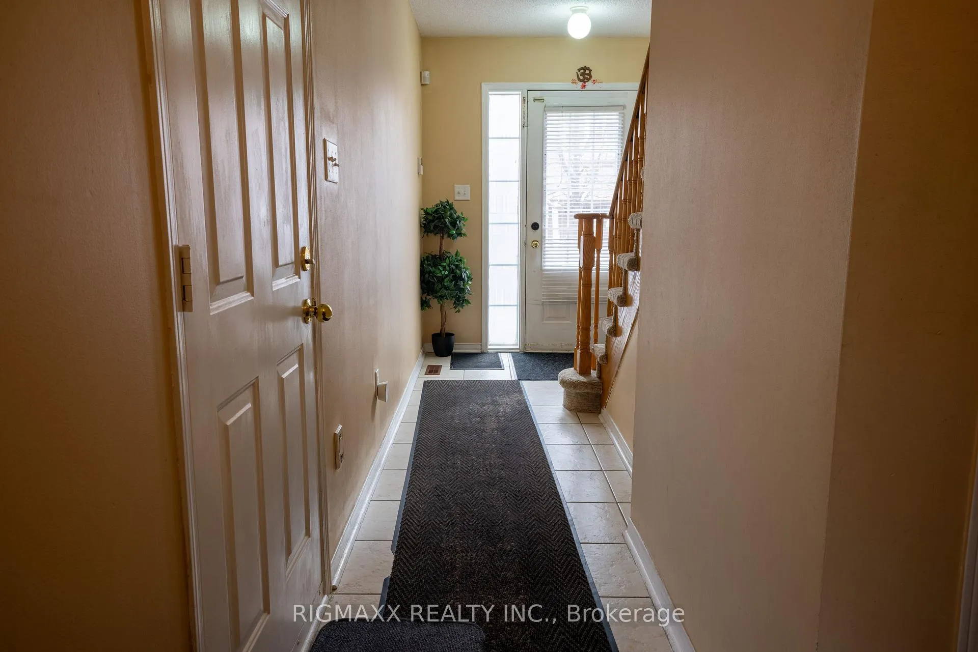 Photo 3 of 81 Bernard Avenue, Brampton, Fletcher's Creek South — HOMEH
