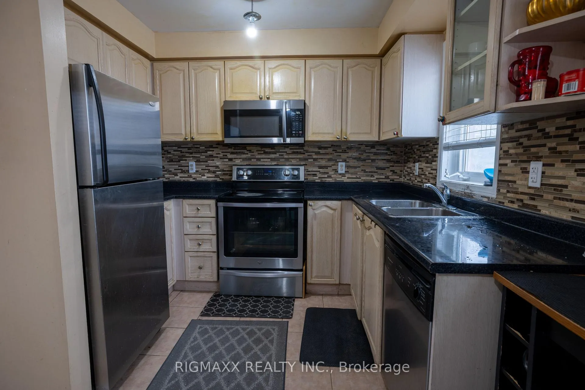 Photo 7 of 81 Bernard Avenue, Brampton, Fletcher's Creek South — HOMEH