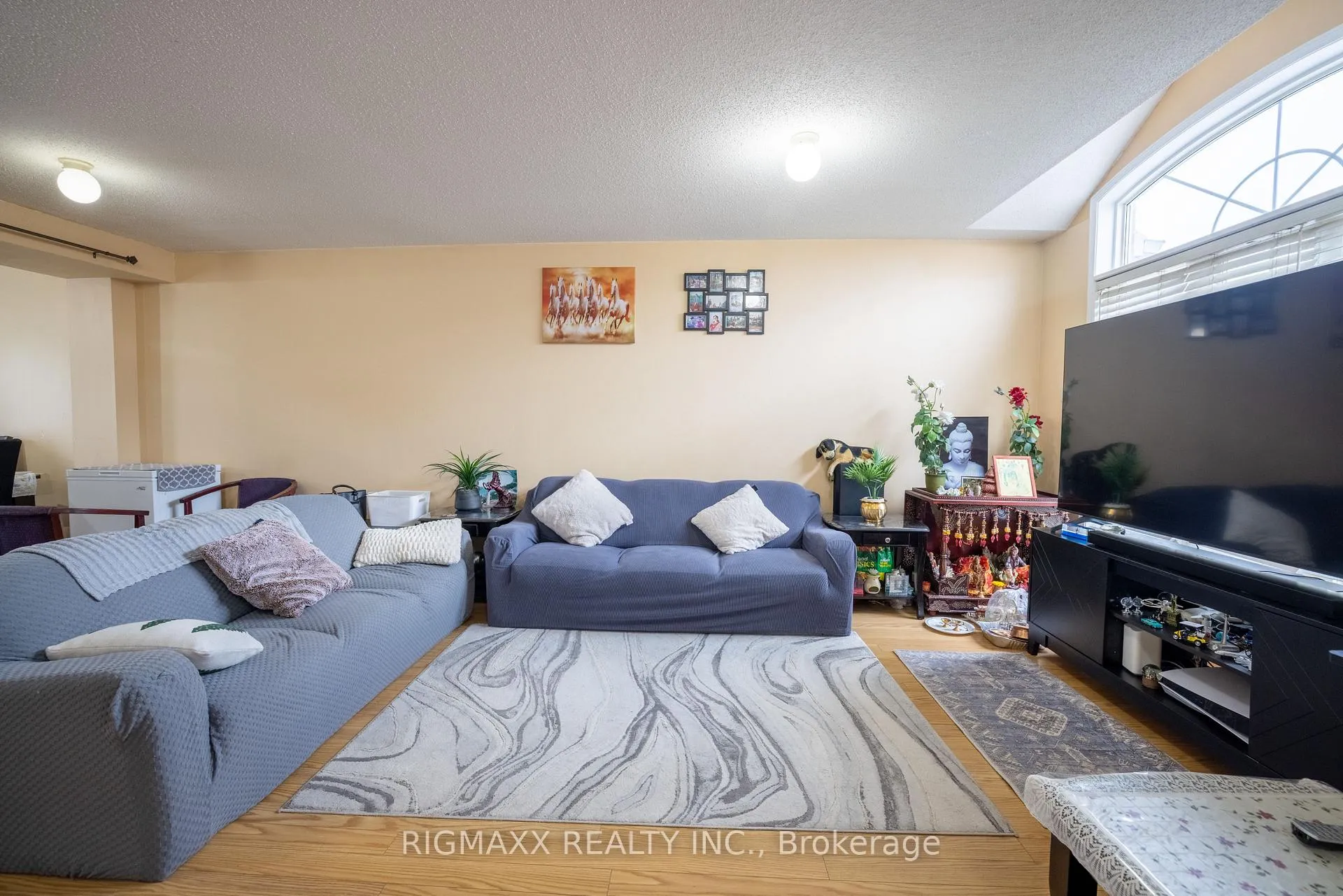 Photo 8 of 81 Bernard Avenue, Brampton, Fletcher's Creek South — HOMEH