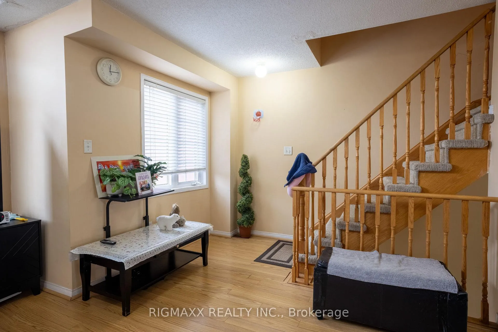 Photo 9 of 81 Bernard Avenue, Brampton, Fletcher's Creek South — HOMEH
