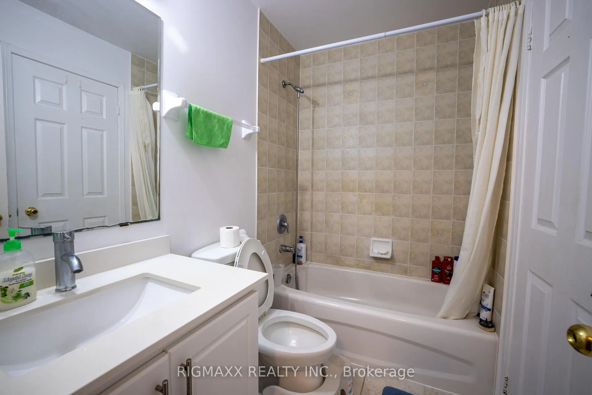 Photo 14 of 81 Bernard Avenue, Brampton, Fletcher's Creek South — HOMEH