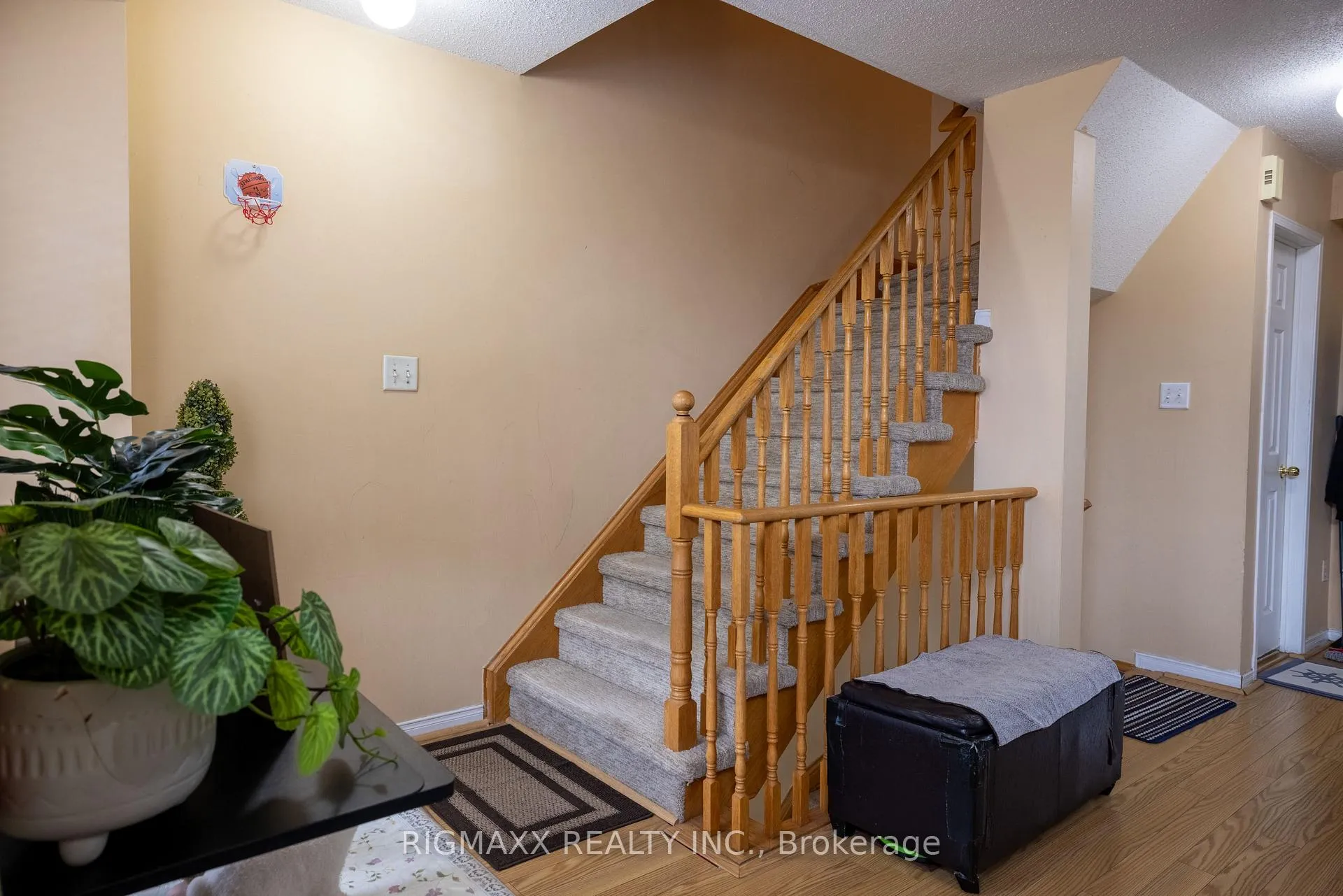 Photo 23 of 81 Bernard Avenue, Brampton, Fletcher's Creek South — HOMEH