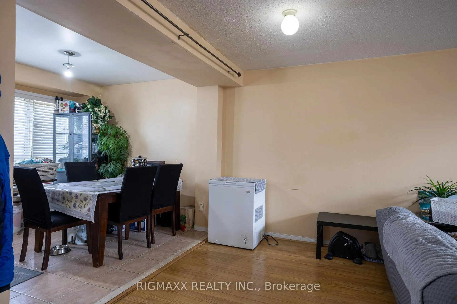 Photo 32 of 81 Bernard Avenue, Brampton, Fletcher's Creek South — HOMEH