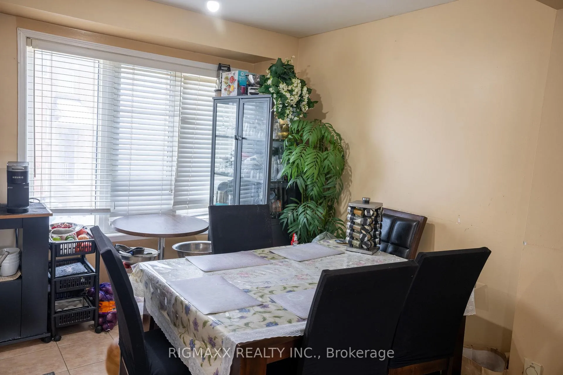 Photo 33 of 81 Bernard Avenue, Brampton, Fletcher's Creek South — HOMEH
