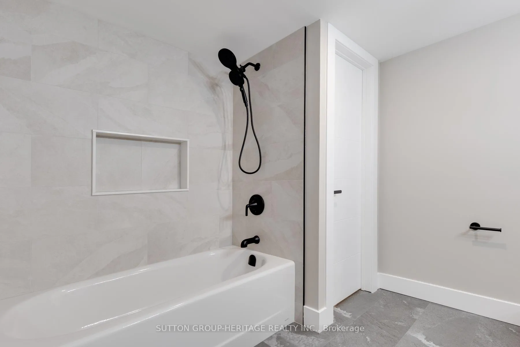 Photo 44 of 77 Claymore Crescent, Oshawa, Eastdale — HOMEH