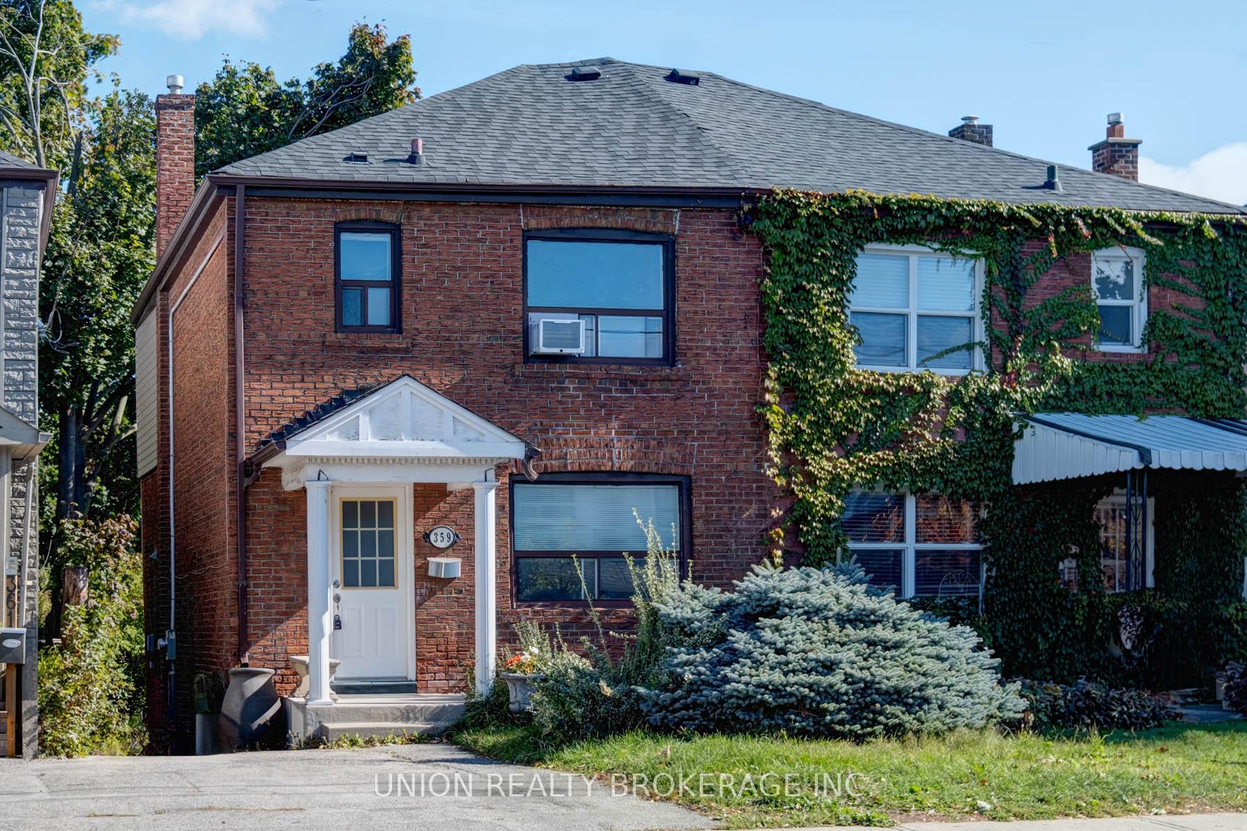 Front of Unit Lower, 359 Victoria Park Avenue