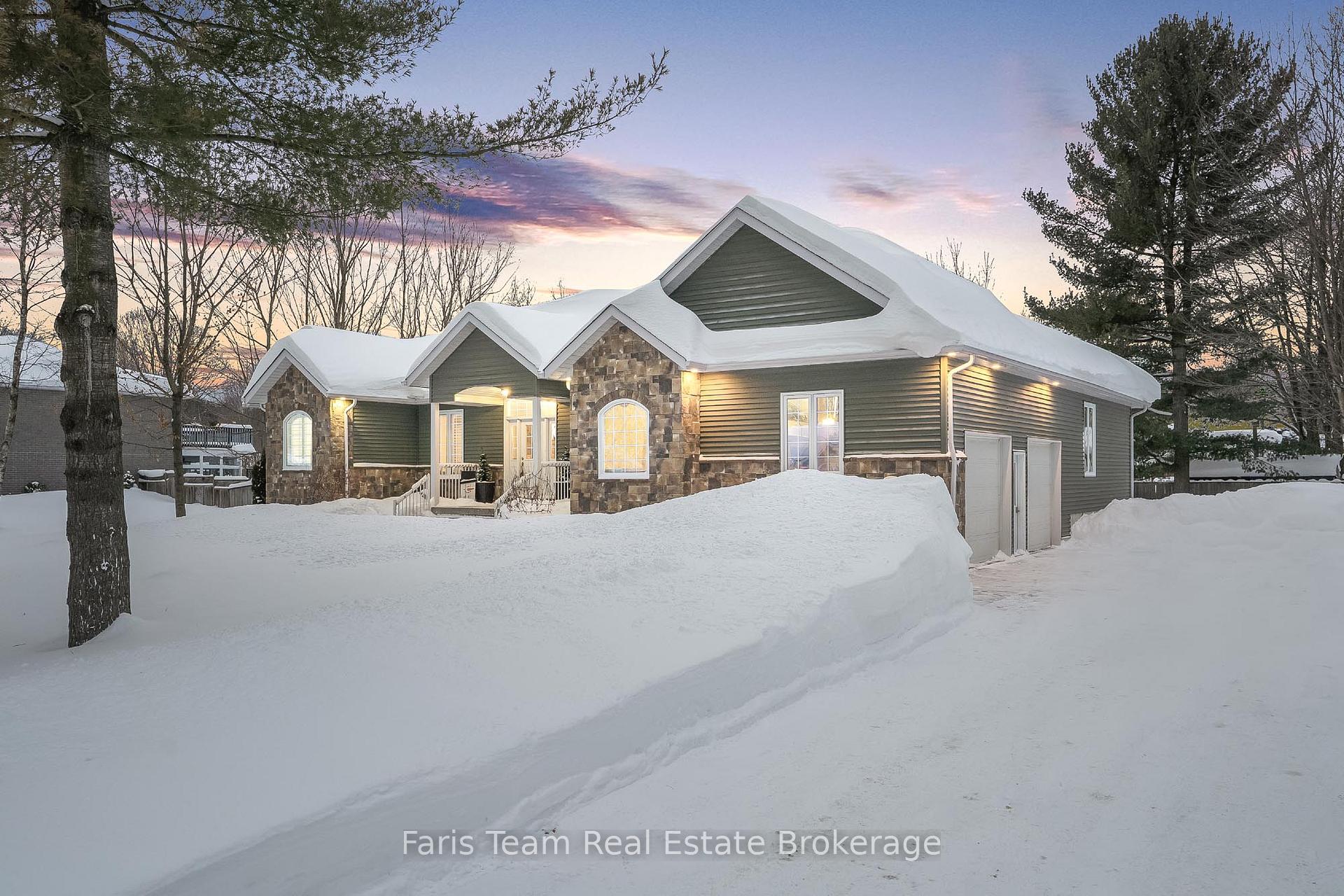 Photo 1 of 32 Bailey Crescent, Tiny, Wyevale — HOMEH