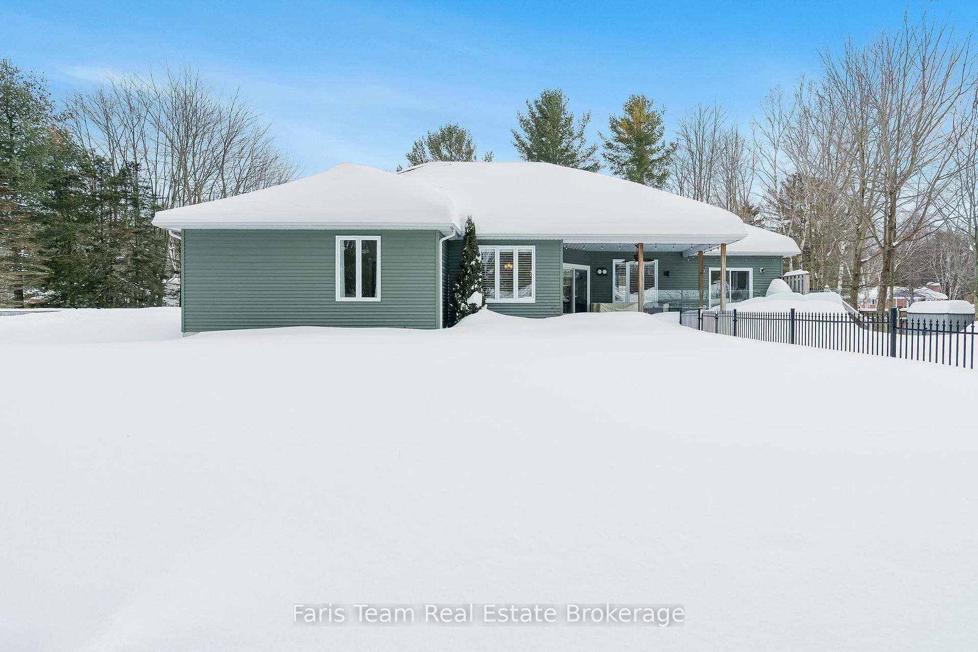 Photo 28 of 32 Bailey Crescent, Tiny, Wyevale — HOMEH