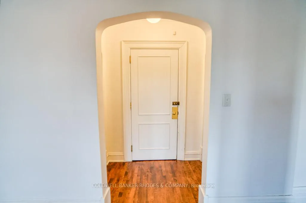 Photo 6 of Unit 1, 8 1/5 Range Road, Ottawa, Sandy Hill — HOMEH