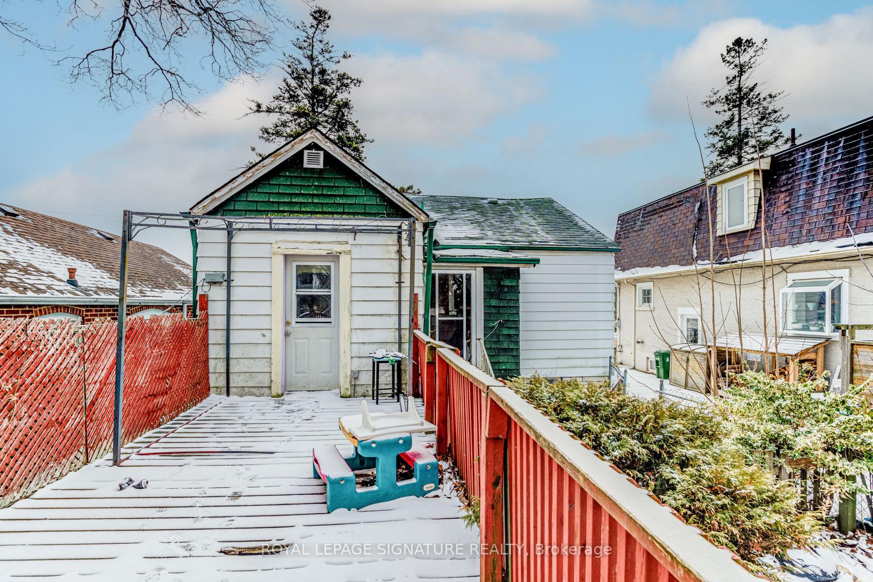 Photo 4 of 30 Freeman Street, Scarborough, Birchcliffe-Cliffside — HOMEH