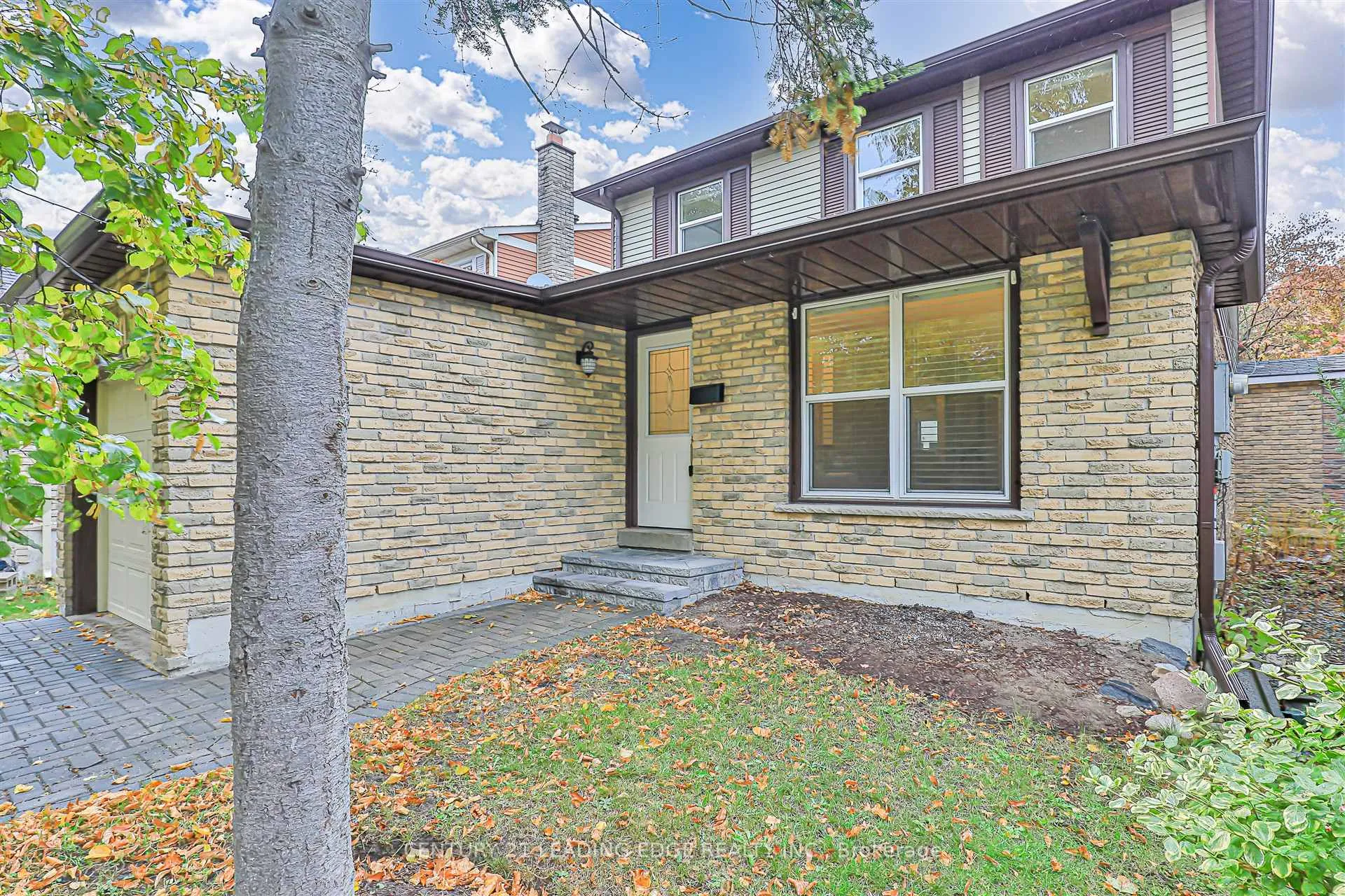 Photo 2 of 65 Karma Road, Markham, Markville — HOMEH