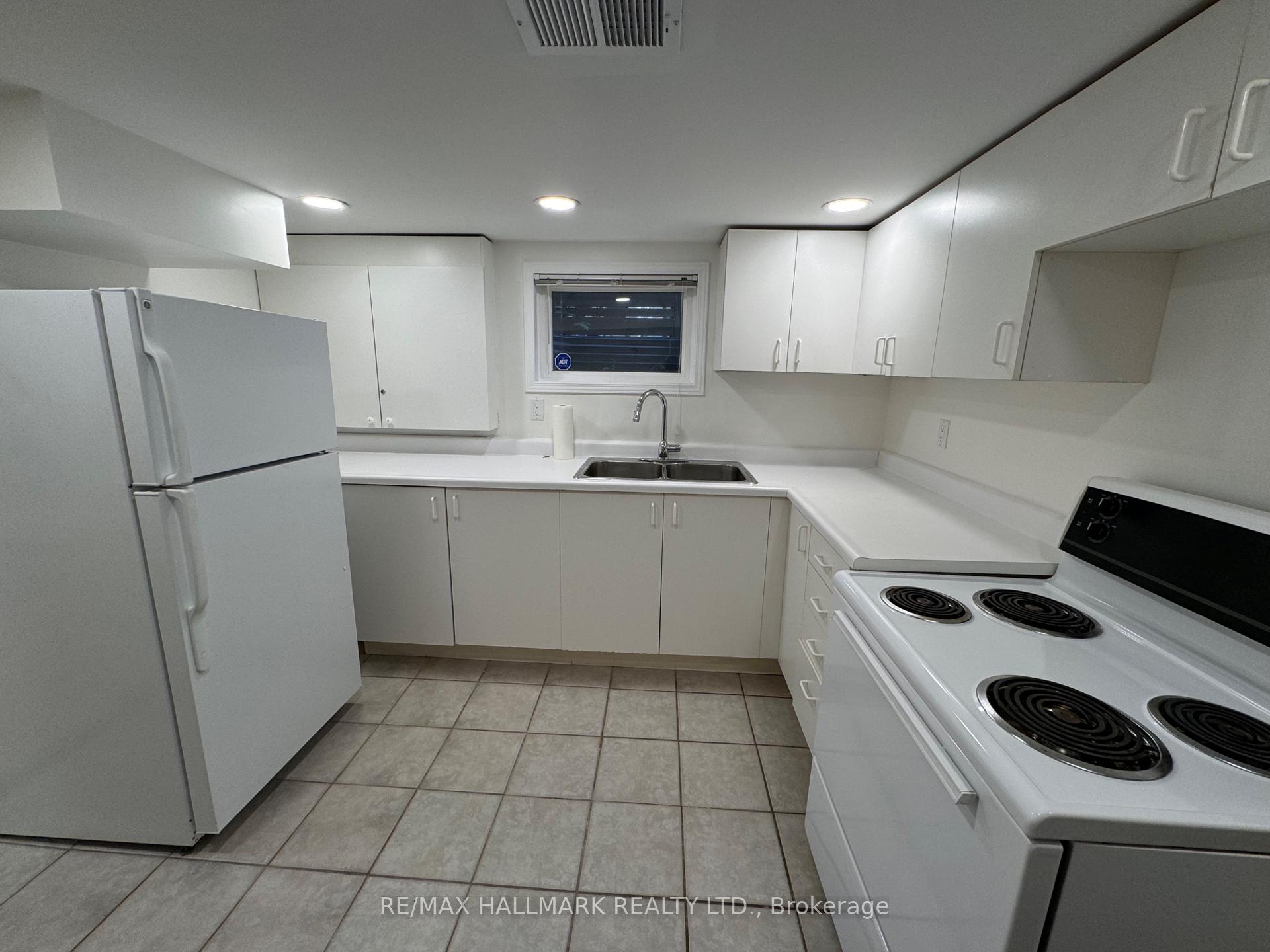Photo 2 of Unit Lower, 341 Linsmore Crescent, Toronto, East York — HOMEH