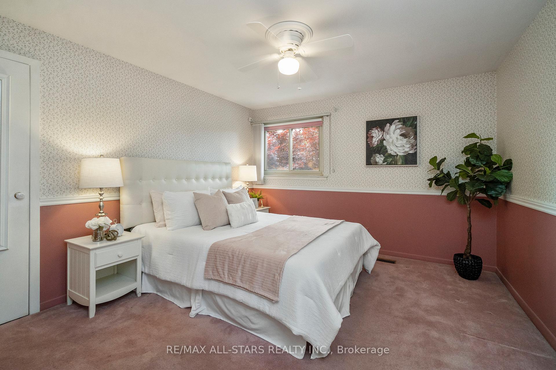 Photo 4 of 24 Ensign Place, Scarborough, Woburn — HOMEH