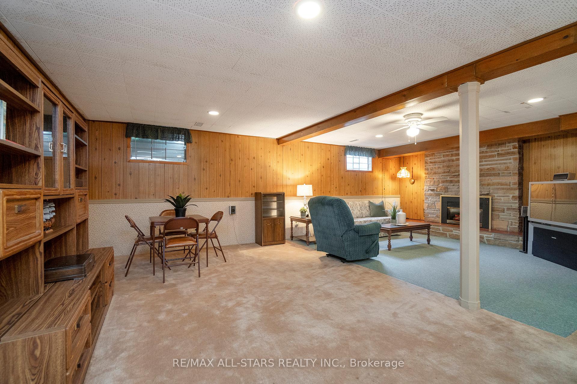 Photo 9 of 24 Ensign Place, Scarborough, Woburn — HOMEH