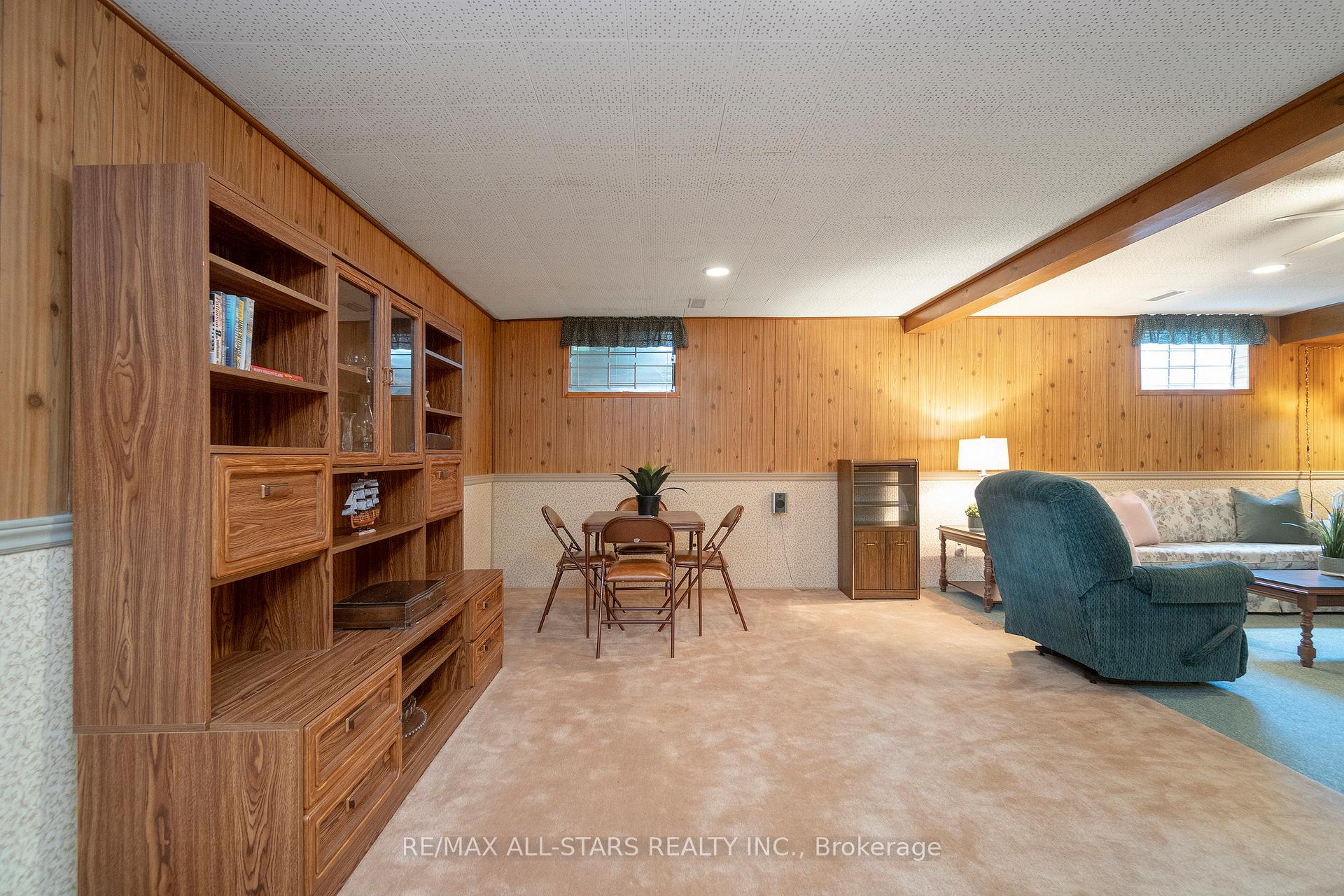 Photo 12 of 24 Ensign Place, Scarborough, Woburn — HOMEH