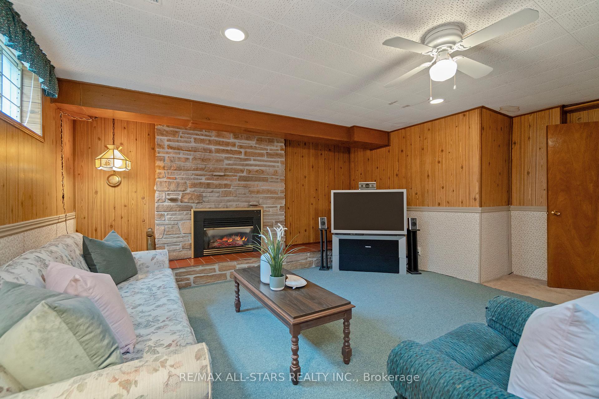 Photo 14 of 24 Ensign Place, Scarborough, Woburn — HOMEH