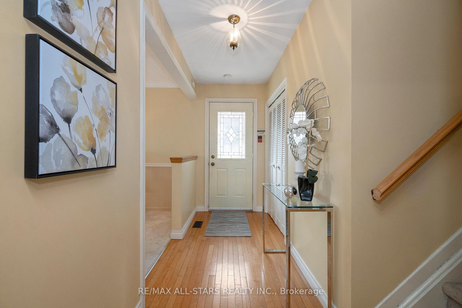 Photo 17 of 24 Ensign Place, Scarborough, Woburn — HOMEH