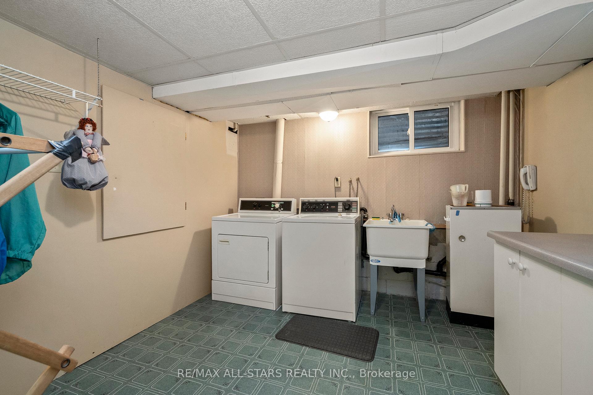 Photo 19 of 24 Ensign Place, Scarborough, Woburn — HOMEH